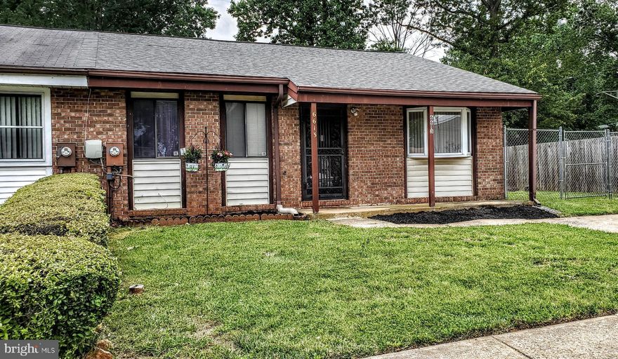 DON`T MISS THE OPPORTUNITY TO OWN THIS  3 BED ROOM, RANCHER STYLE HOME, FENCED YARD, 2 CAR DRIVEWAY,  SLIDING GLASS DOOR OFF KITCHEN LEADS TO SPACIOUS BACK YARD FOR RELAXING OR ENTERTAINING.  MINUTES TO 695, SHOPPING AND MAJOR EMPLOYERS.  MAKE AN APPOINTMENT TO SEE THIS ONE TODAY!!!