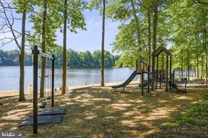 15233 STREAMSIDE COURT