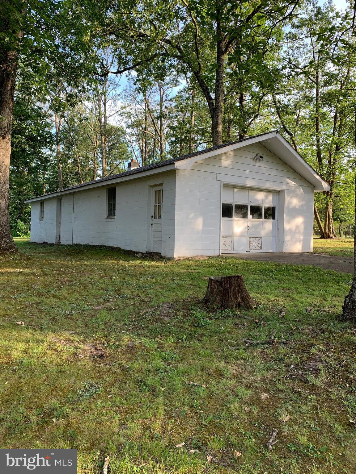 EARL ACRES - Residential