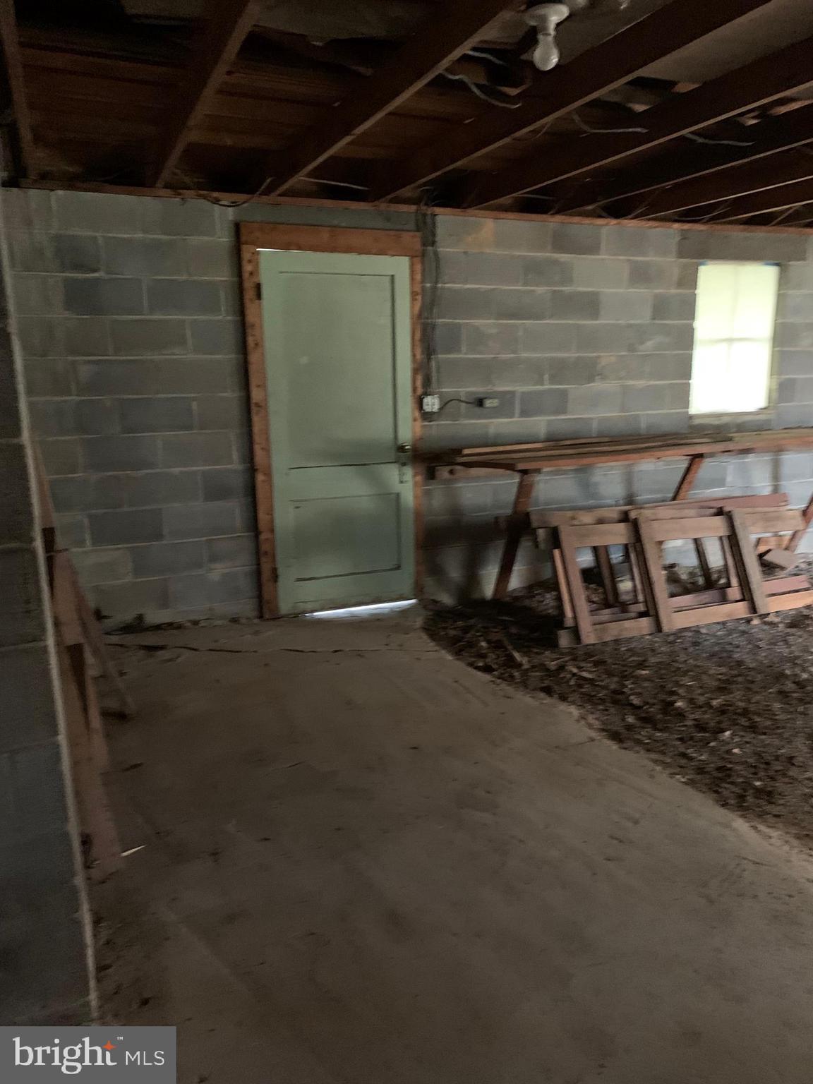 EARL ACRES - Residential