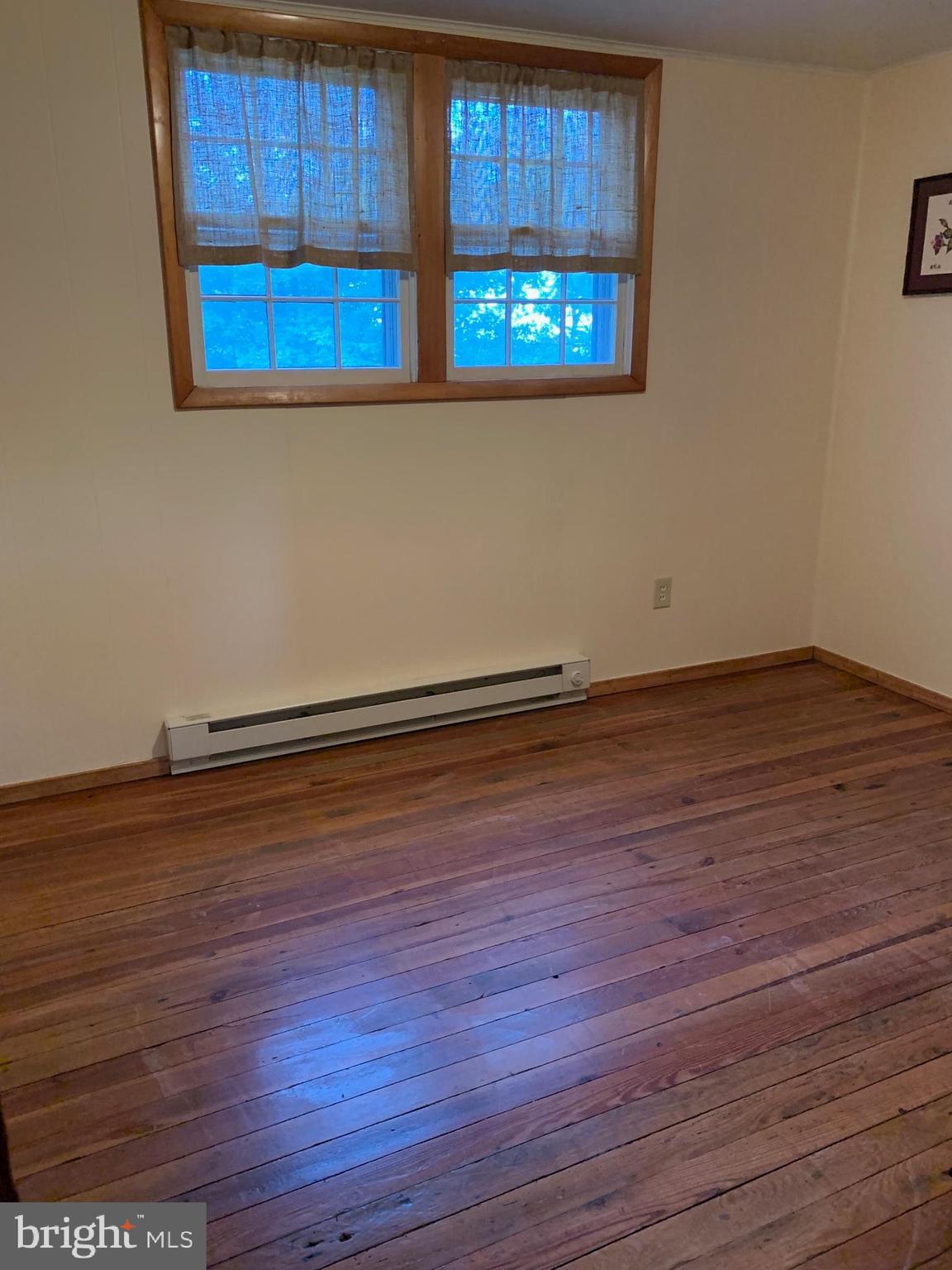 EARL ACRES - Residential