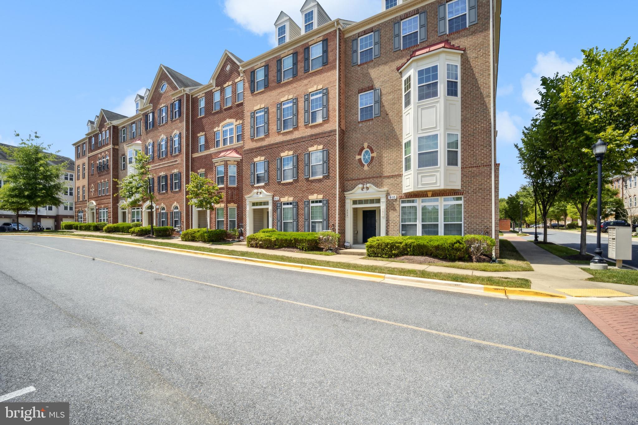 HALL STATION - Residential Lease