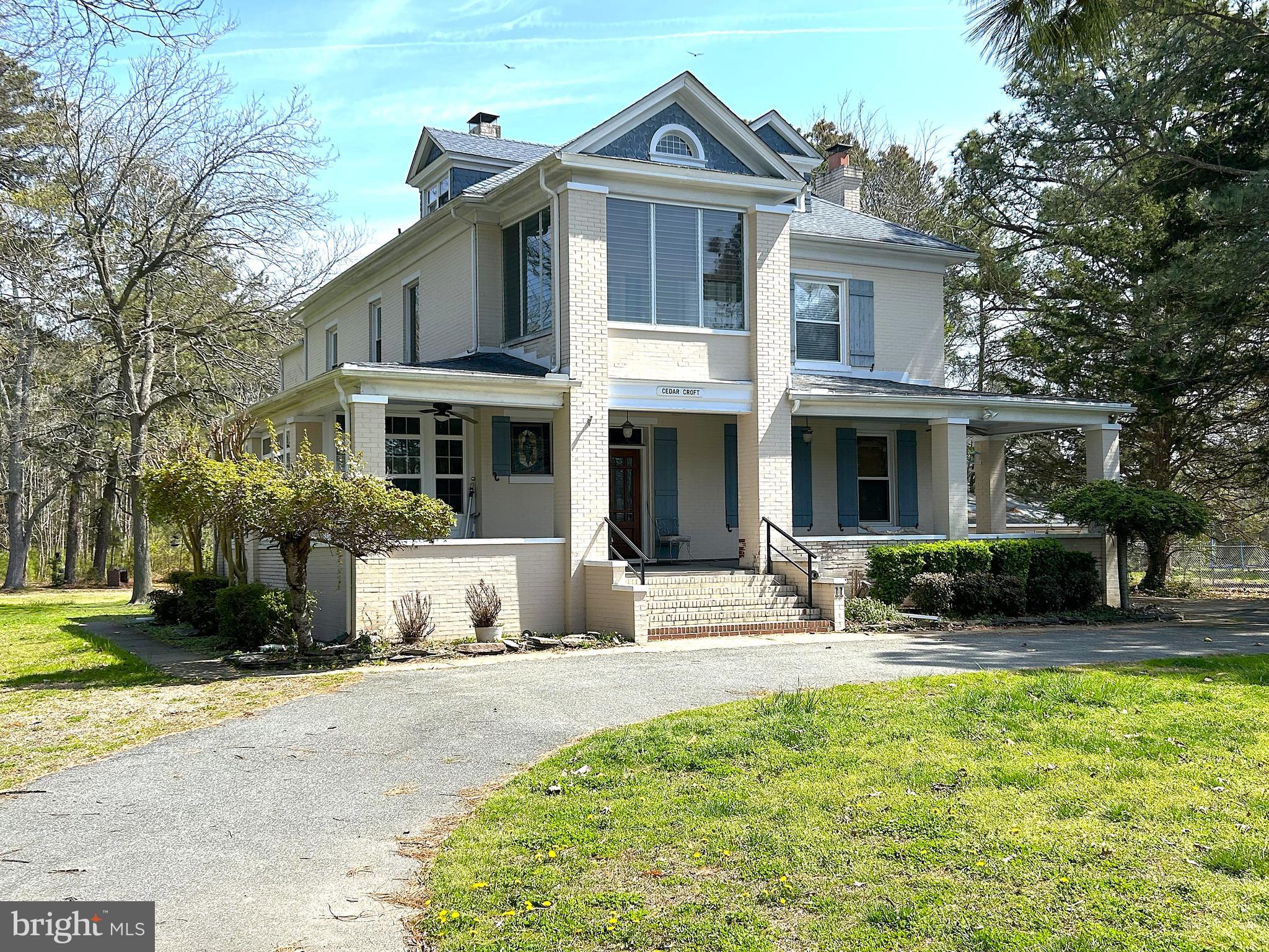 11 S SOMERSET AVENUE