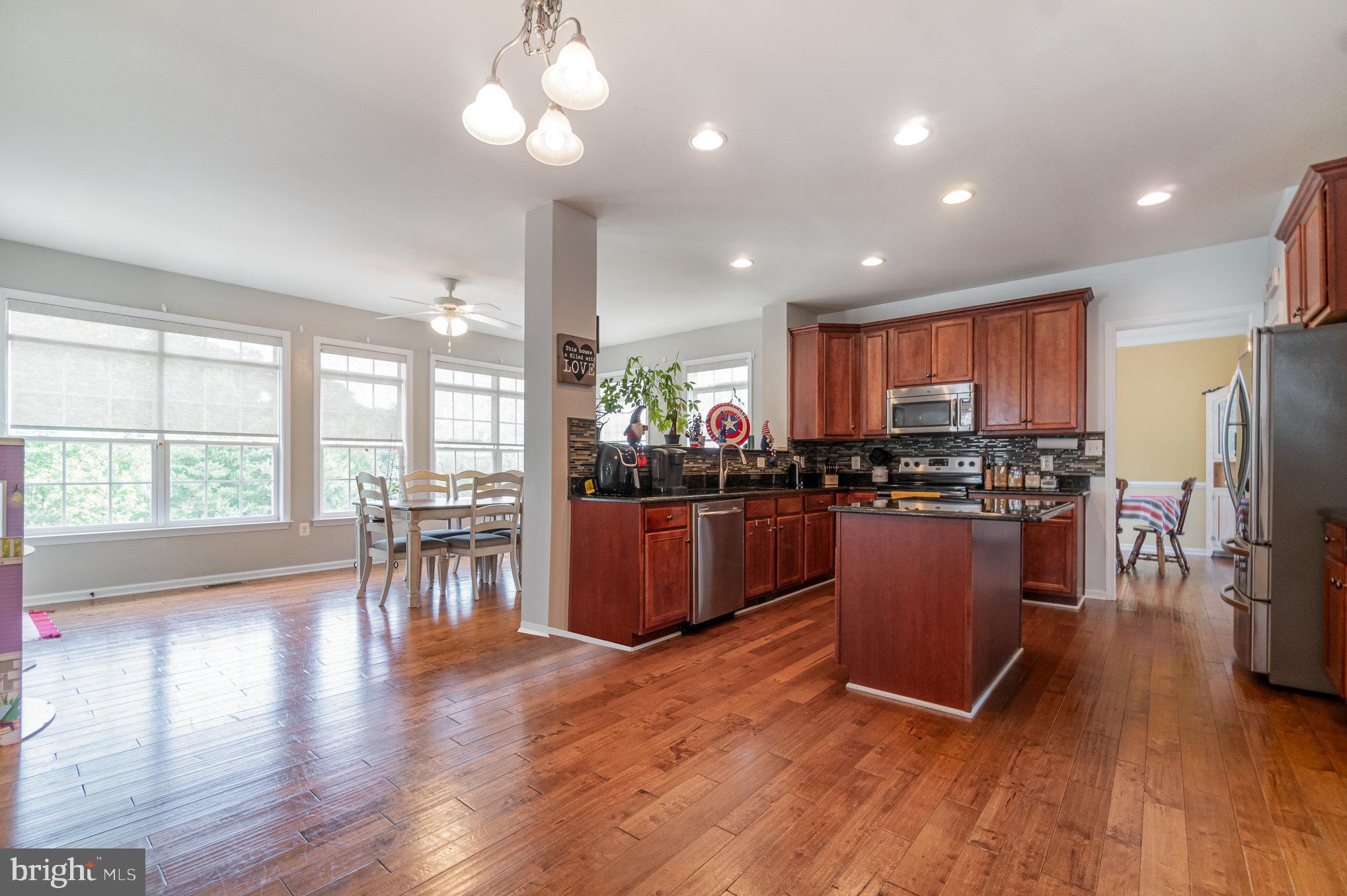 LEE'S CROSSING - Residential