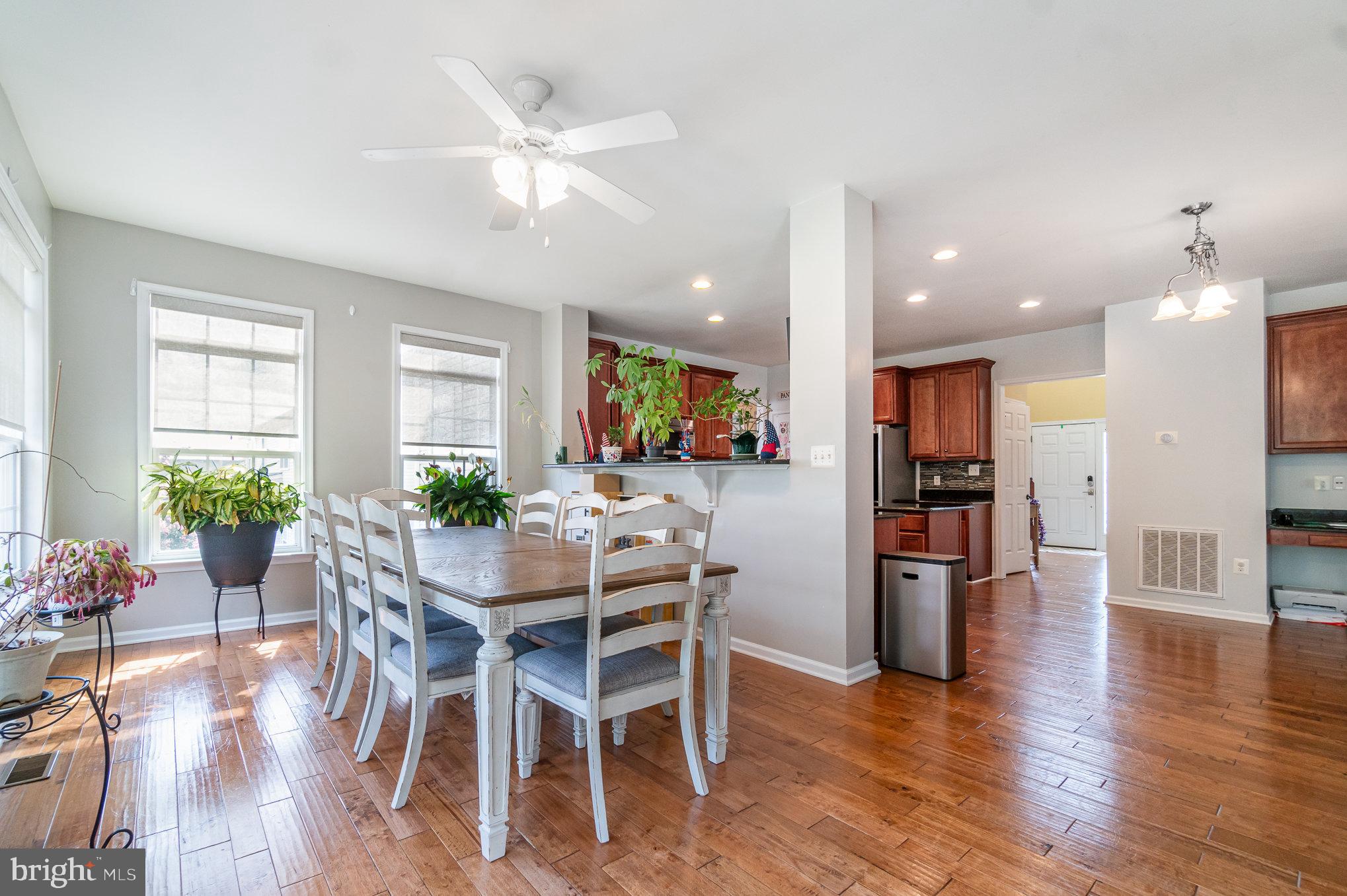 LEE'S CROSSING - Residential