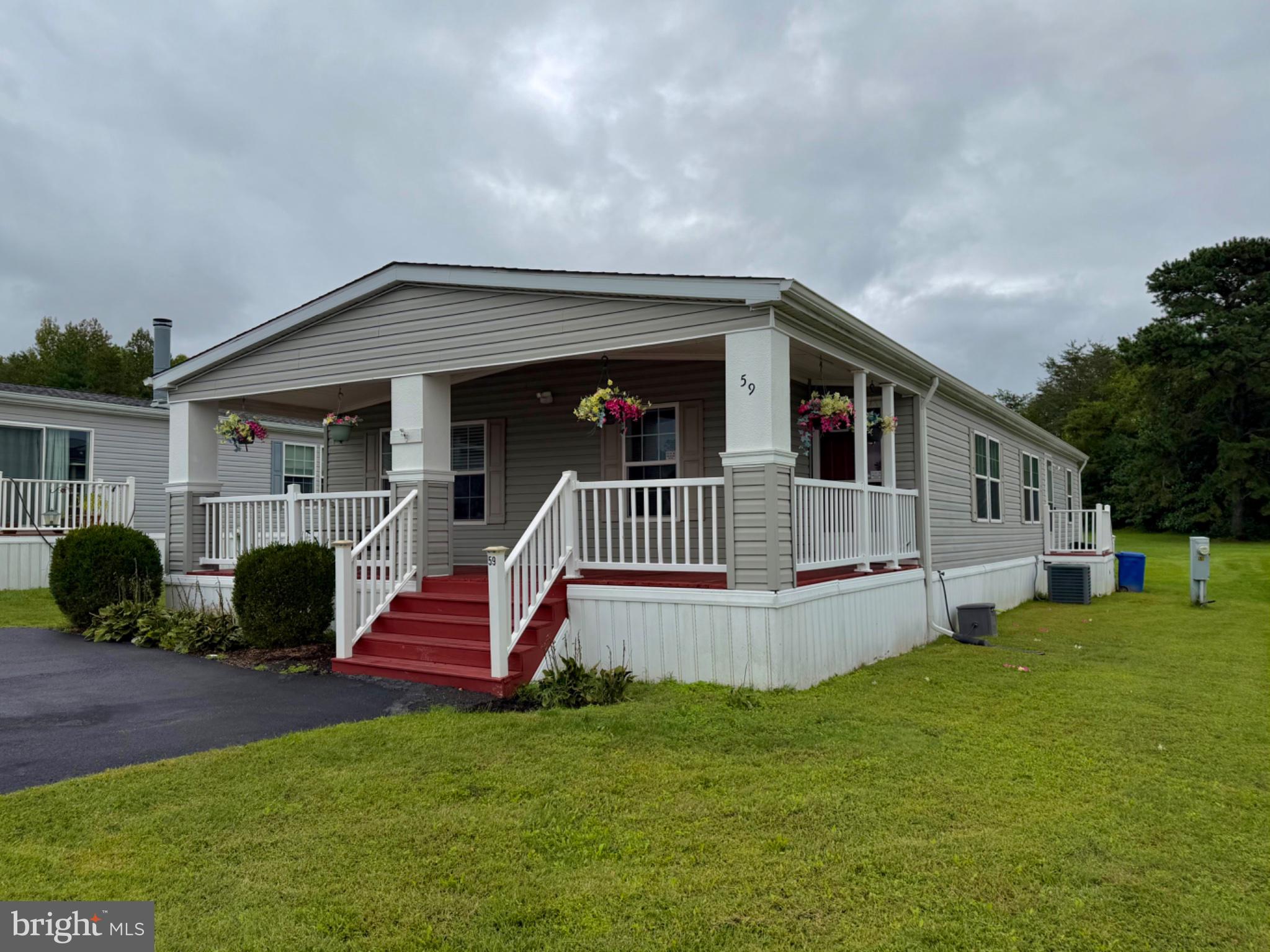 59 QUEEN ELEANOR DRIVE