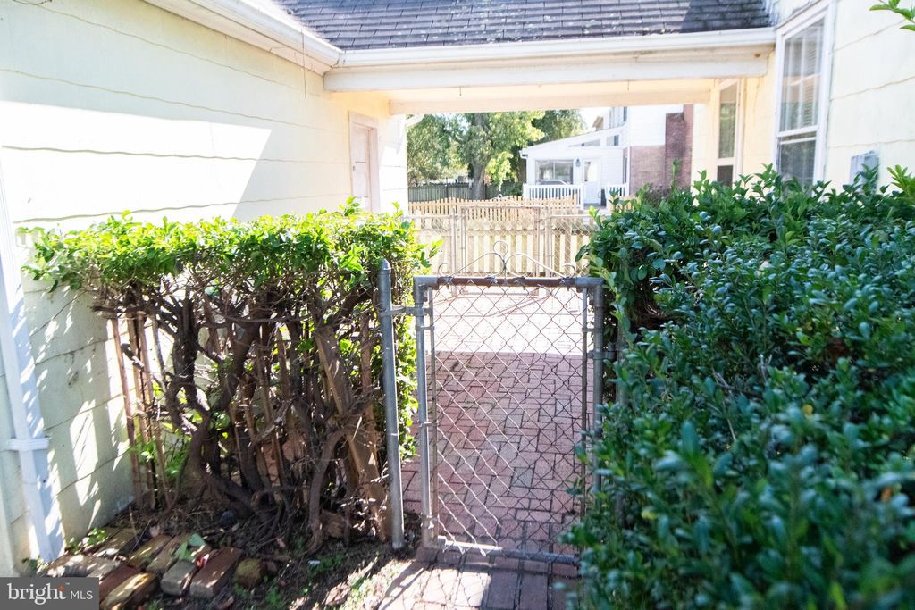 Photo of 626 Virginia Avenue, FREDERICKSBURG, VA 22401 (MLS # VAFB2009174)