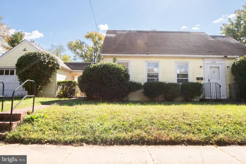Photo of 626 Virginia Avenue, FREDERICKSBURG, VA 22401 (MLS # VAFB2009174)
