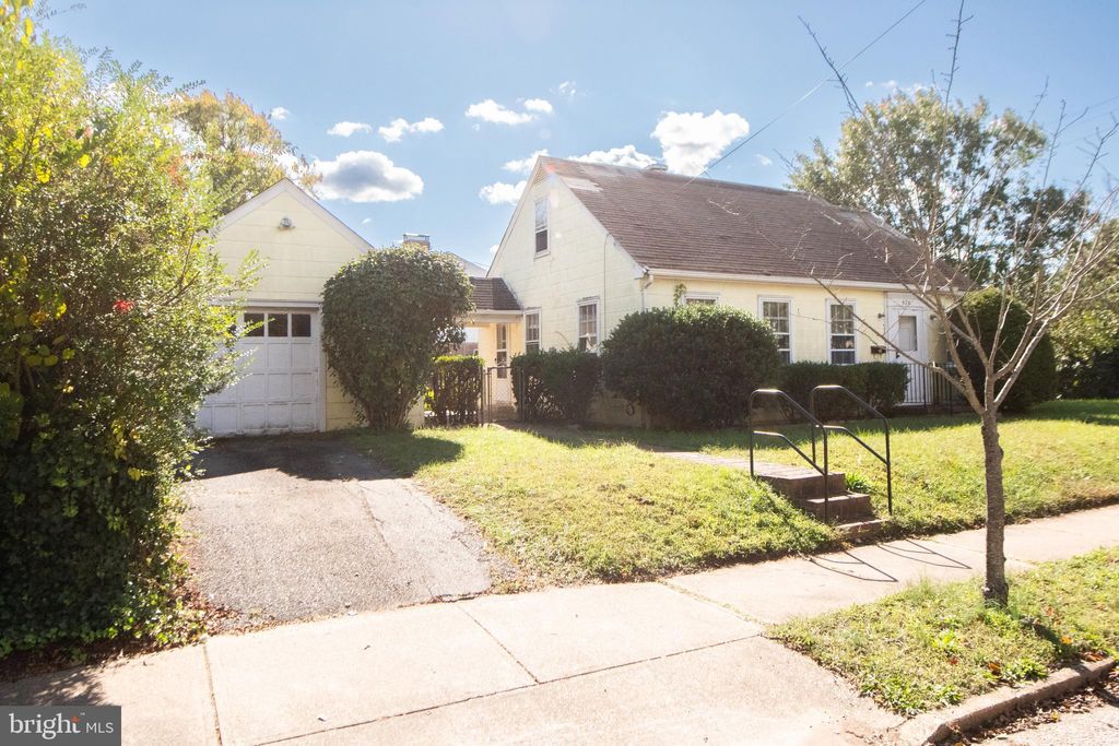 Photo of 626 Virginia Avenue, FREDERICKSBURG, VA 22401 (MLS # VAFB2009174)