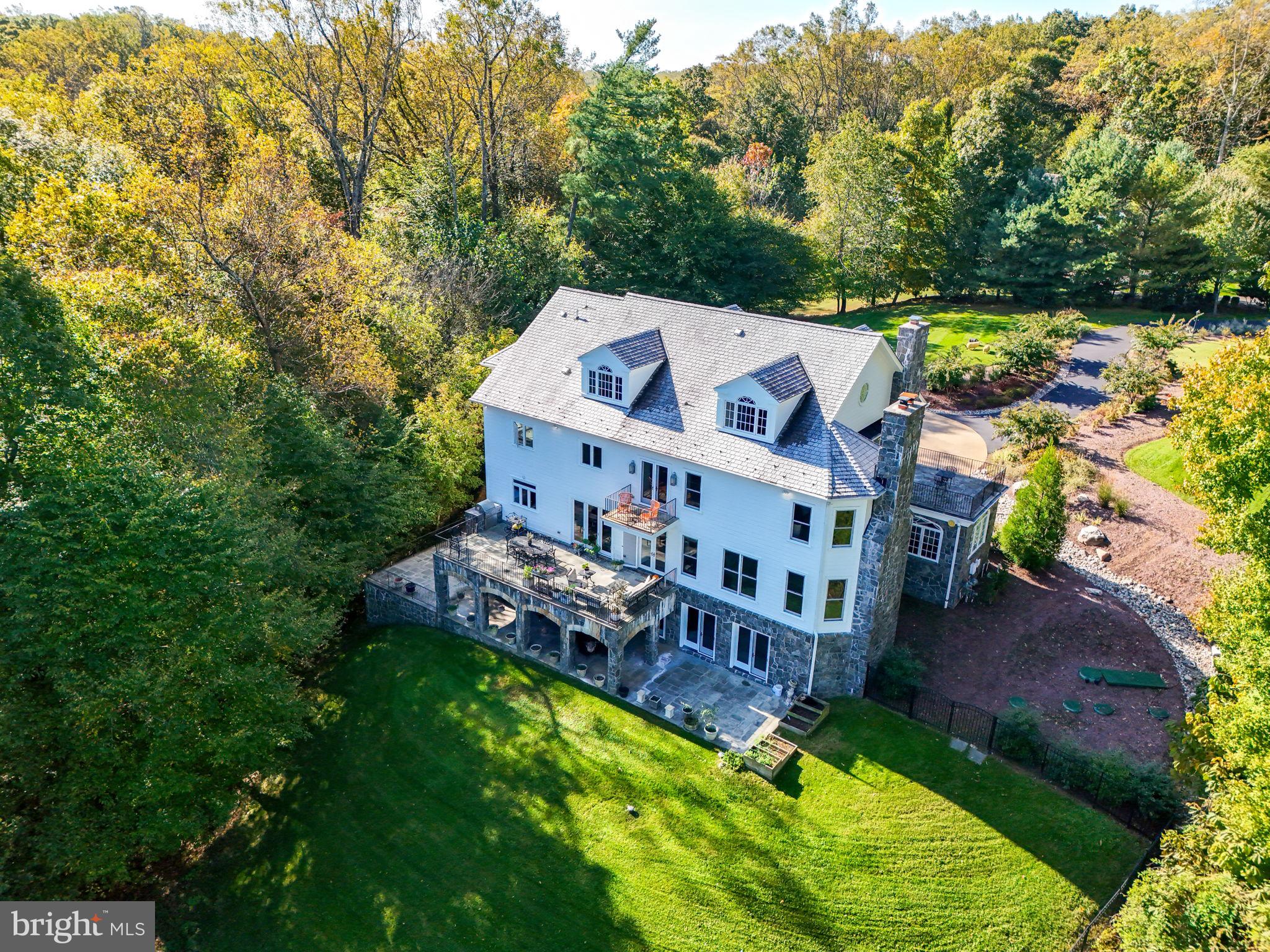 FALCON RIDGE - Residential Lease