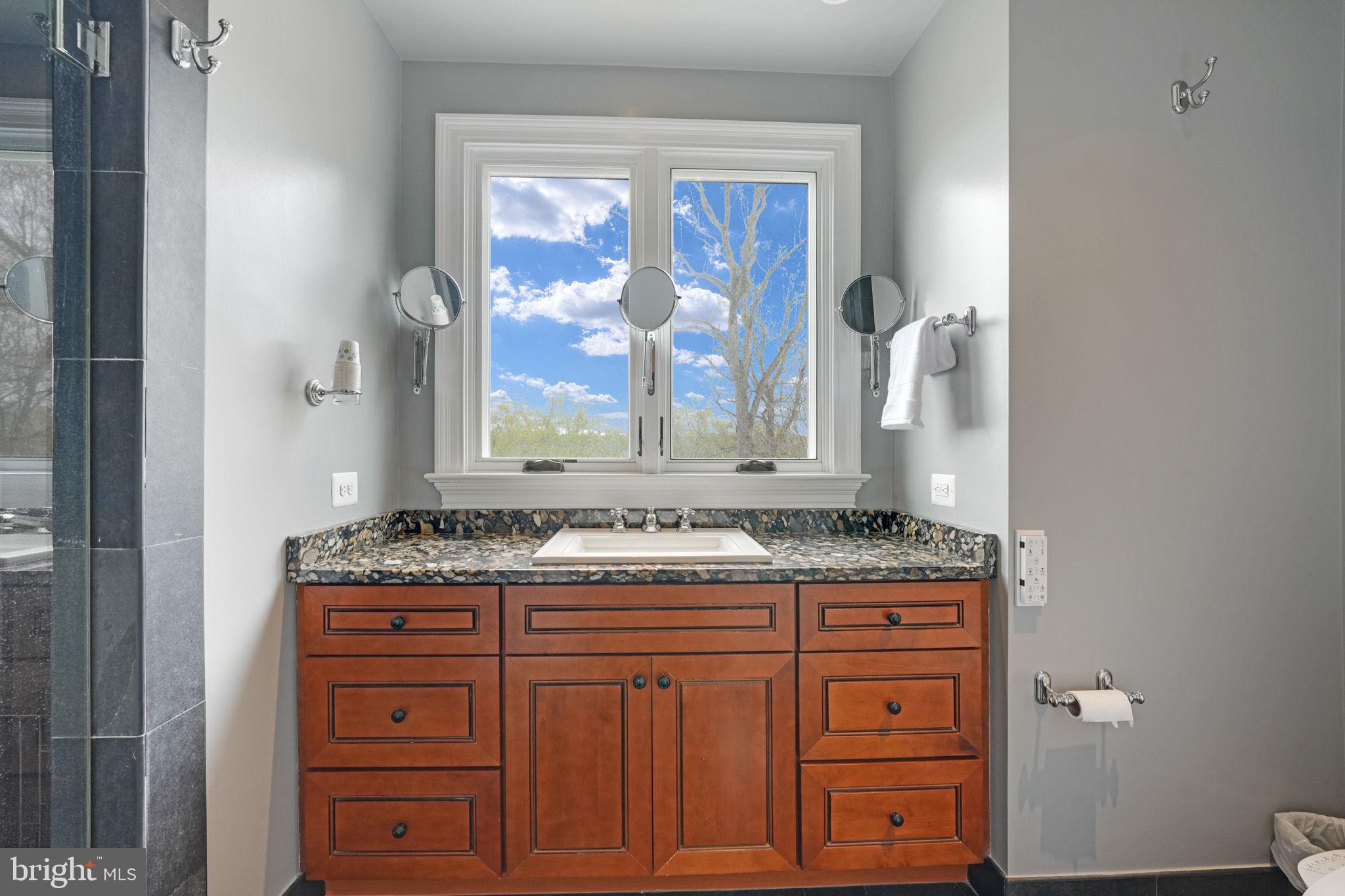 FALCON RIDGE - Residential Lease