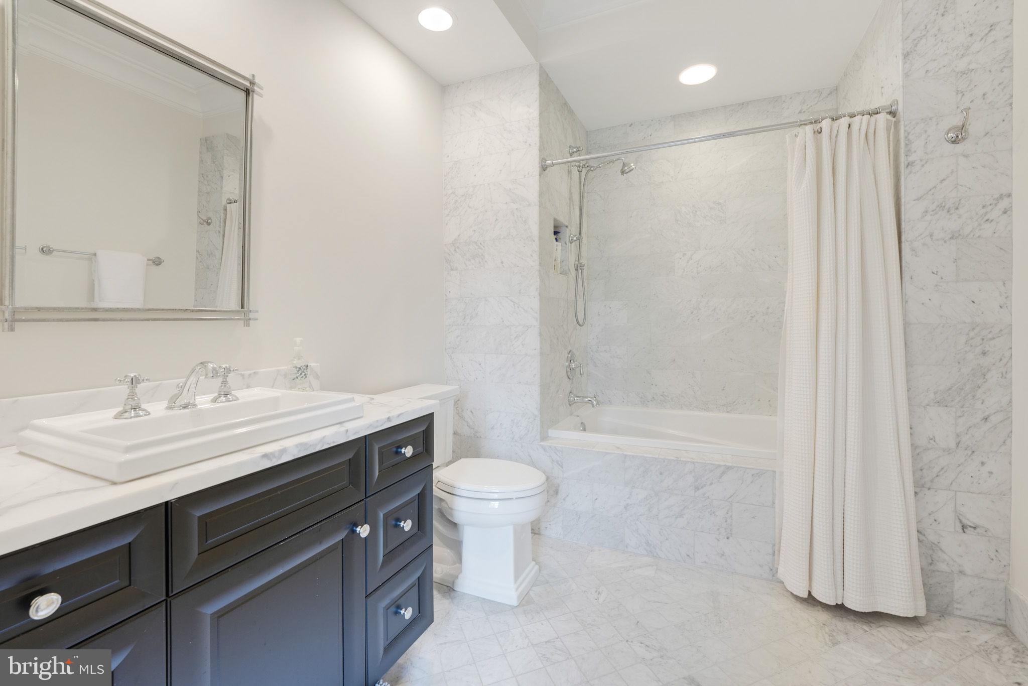 FALCON RIDGE - Residential Lease