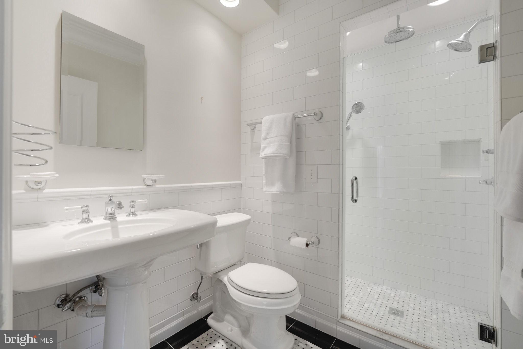 FALCON RIDGE - Residential Lease