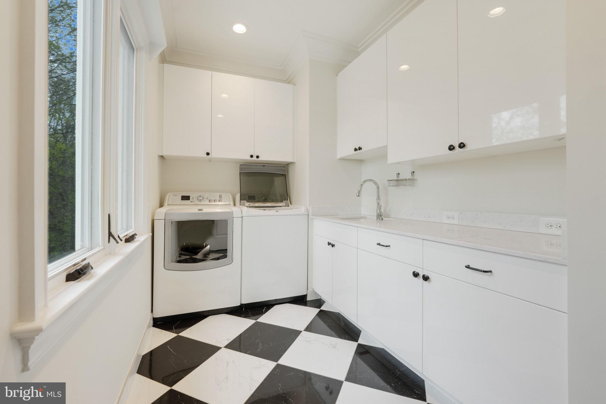 FALCON RIDGE - Residential Lease