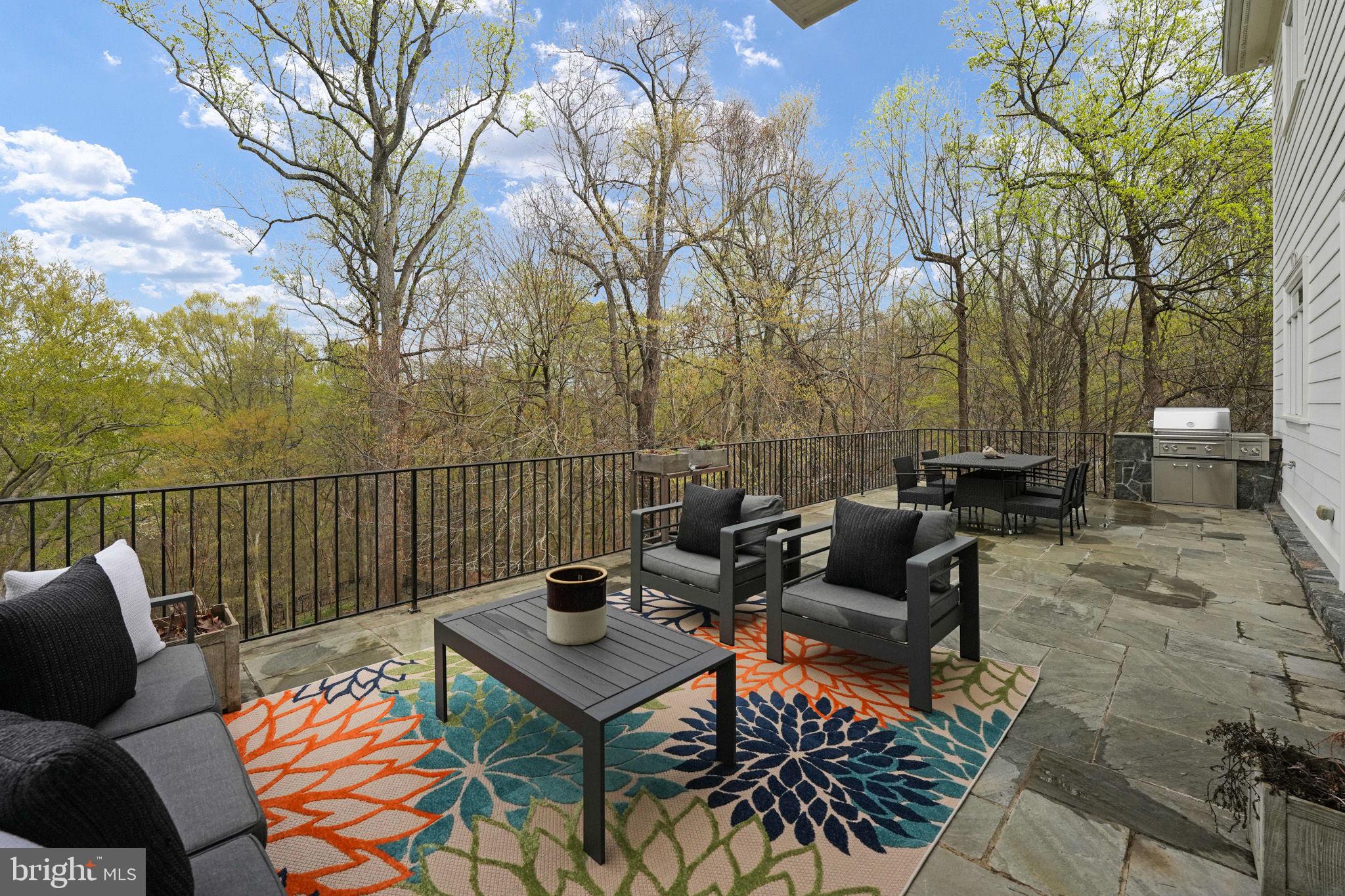 FALCON RIDGE - Residential Lease