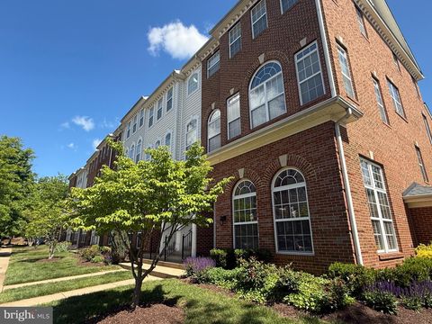 Photo of 6275 Woodruff Springs Way, HAYMARKET, VA 20169 (MLS # VAPW2120736)