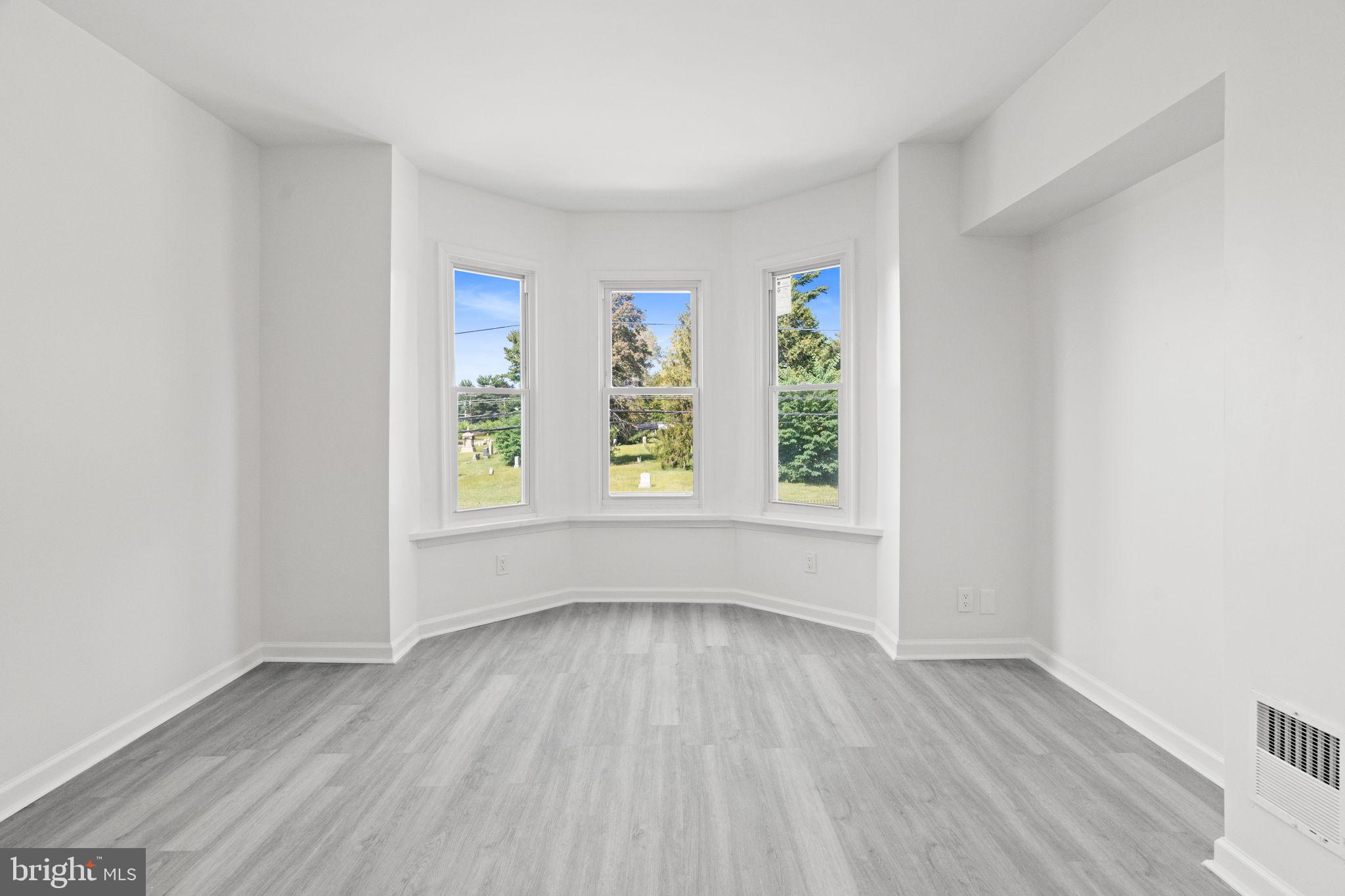 MILL CREEK - Residential