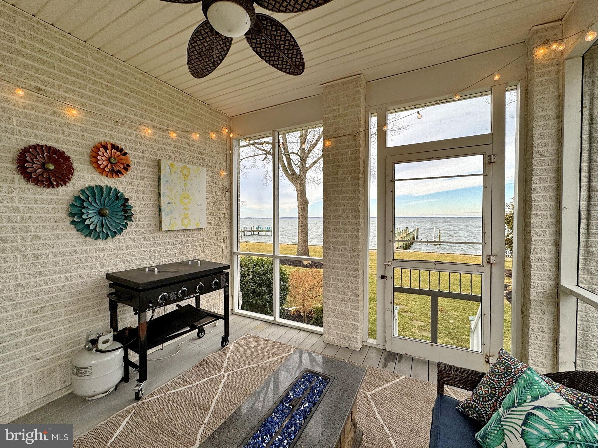 SWAN POINT - Residential