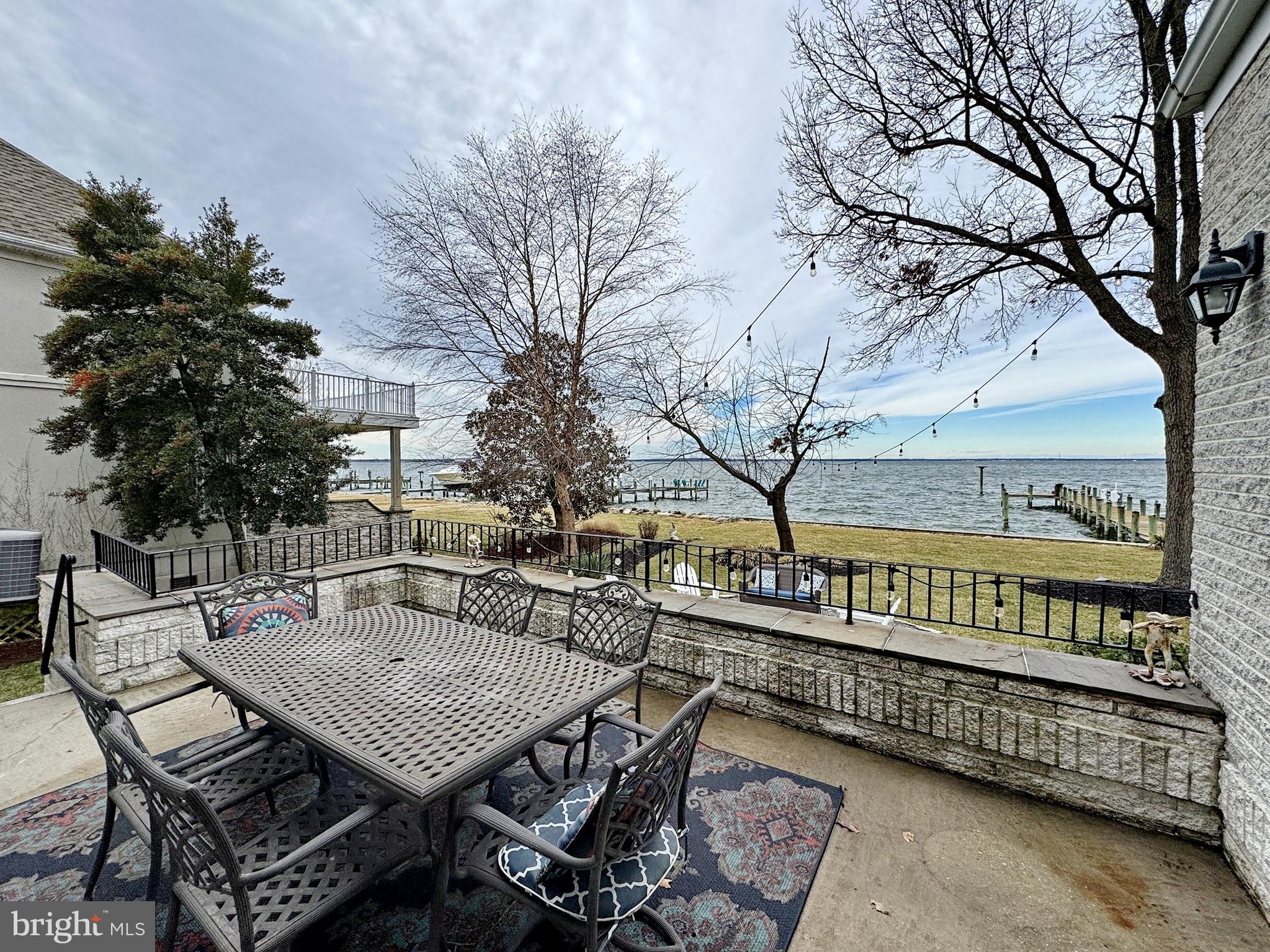 SWAN POINT - Residential