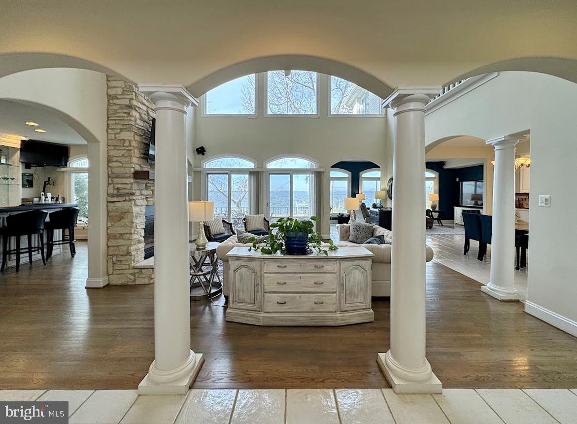 SWAN POINT - Residential