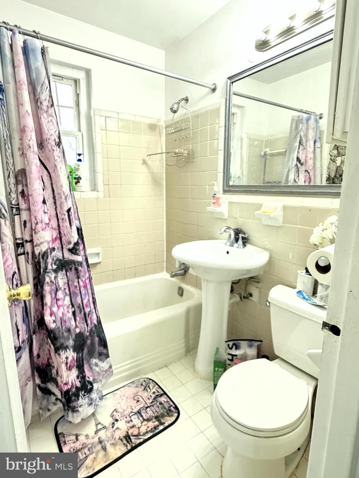 VILLAGES AT FALLS CHURCH - Residential