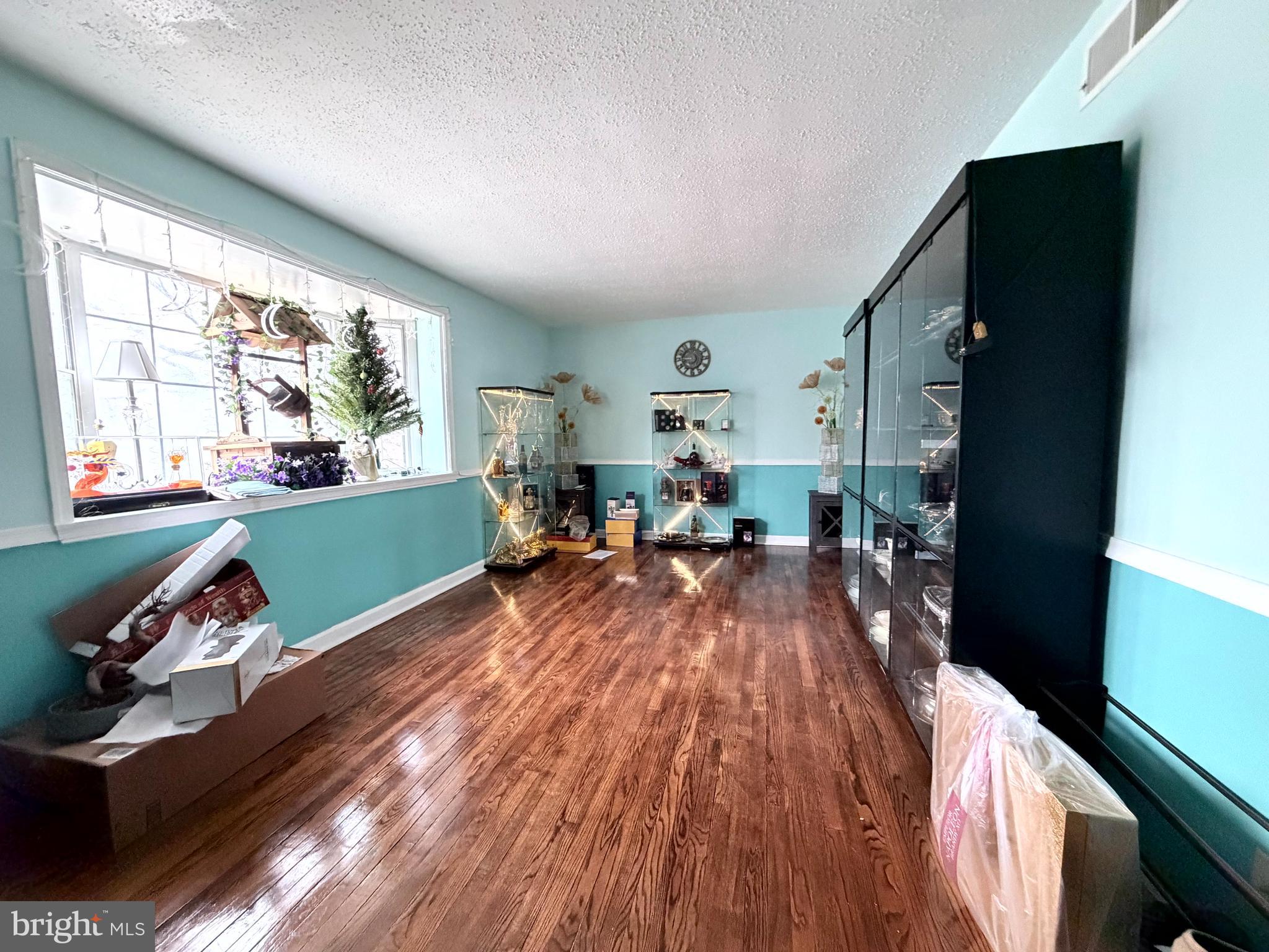 VILLAGES AT FALLS CHURCH - Residential