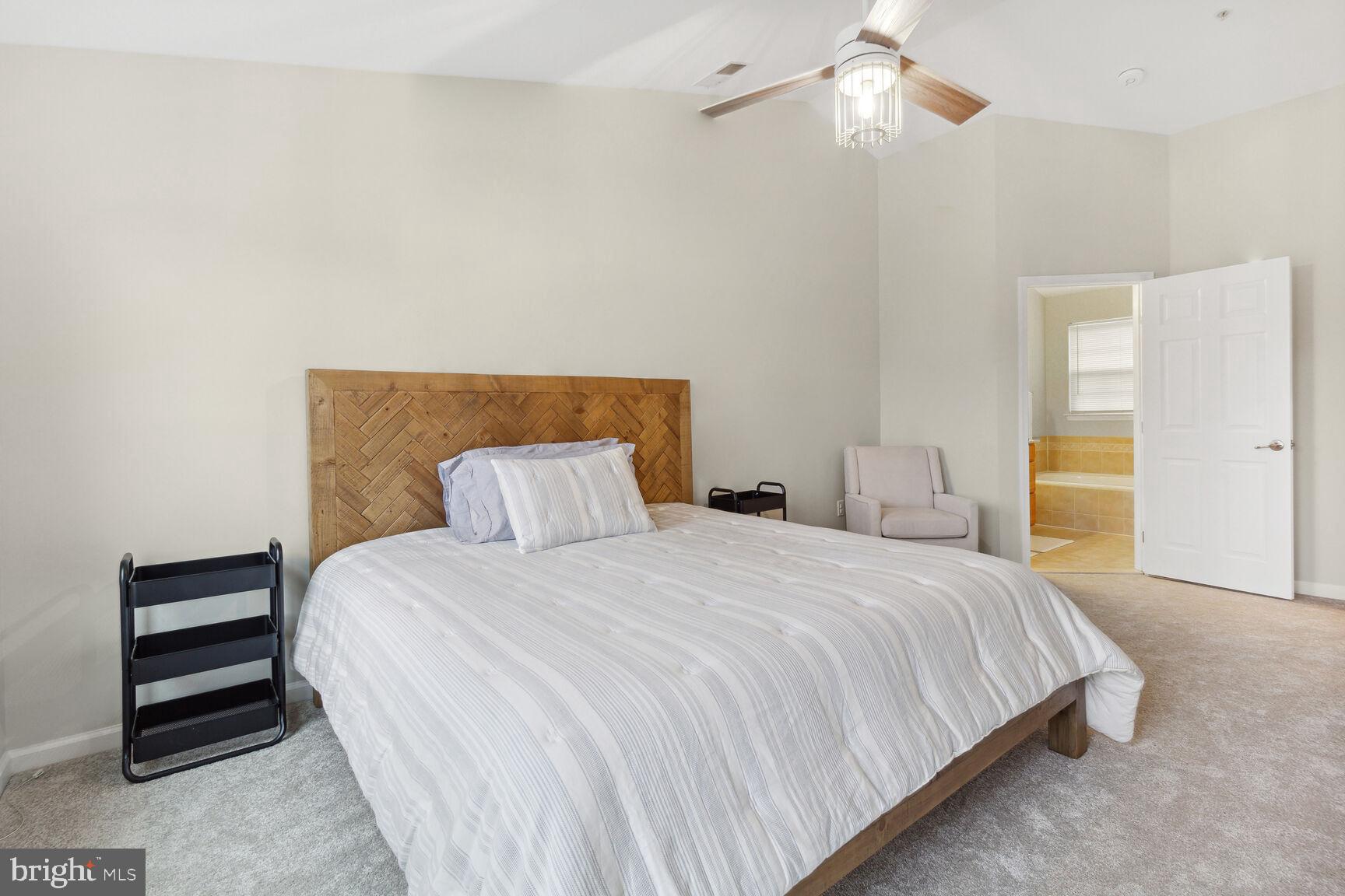 OAK CREEK - Residential