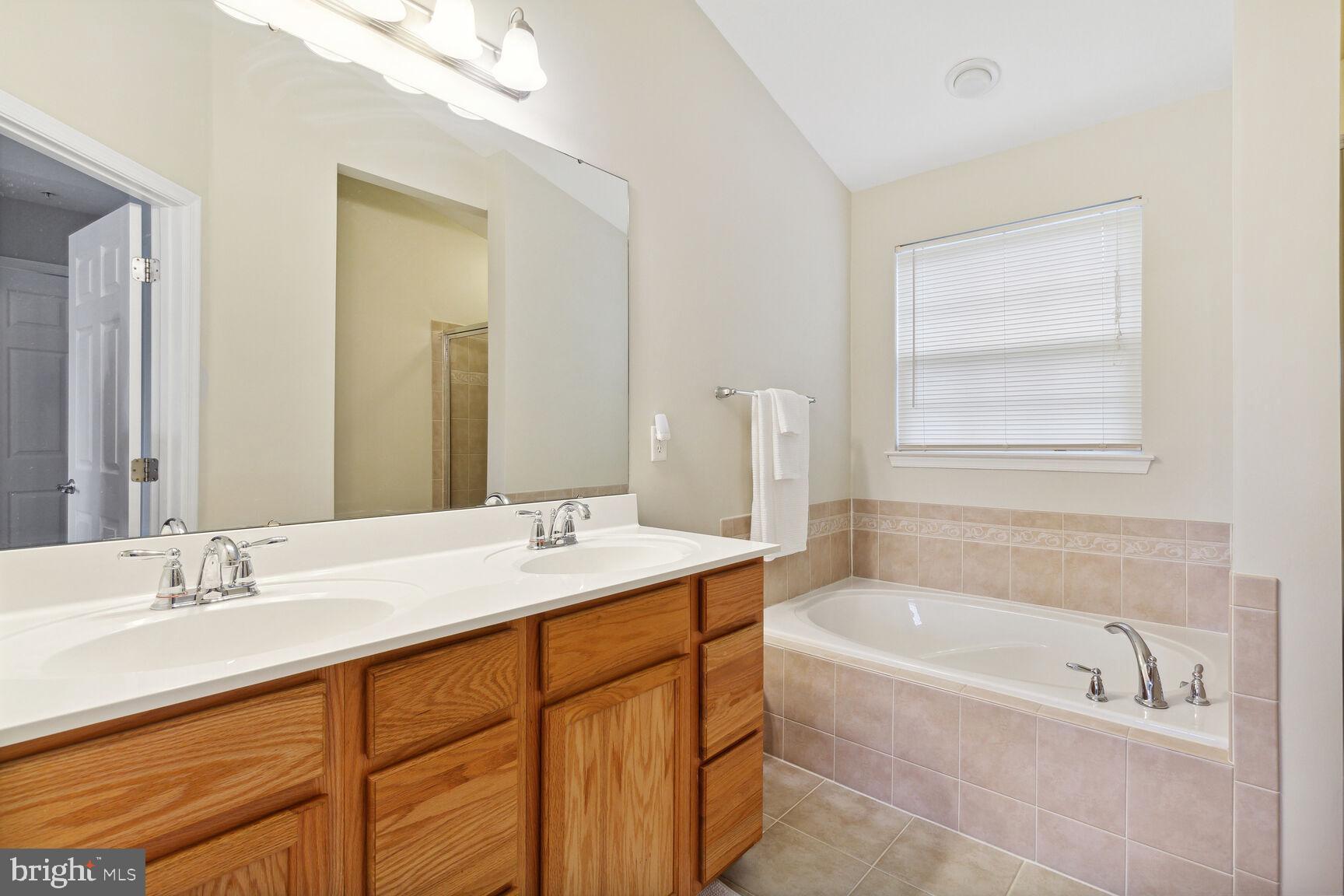 OAK CREEK - Residential