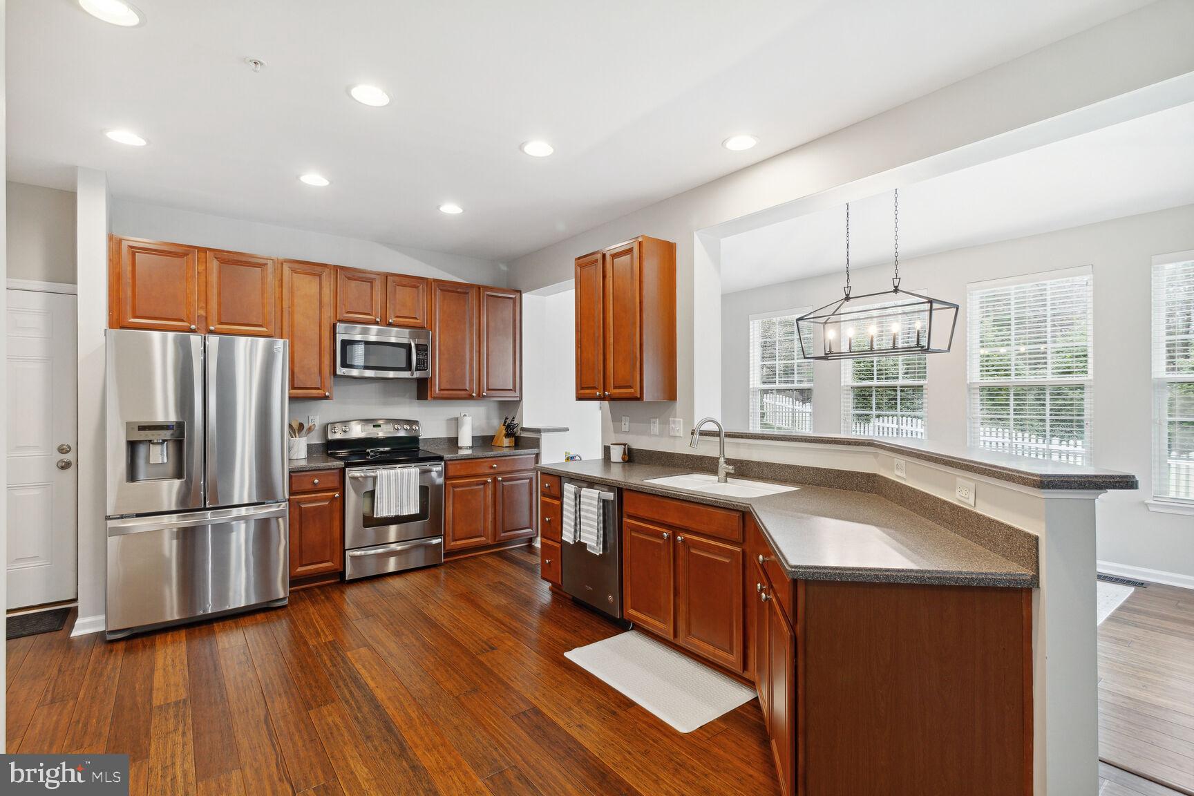 OAK CREEK - Residential