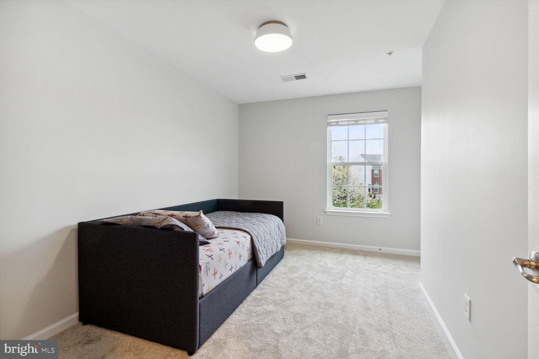 OAK CREEK - Residential