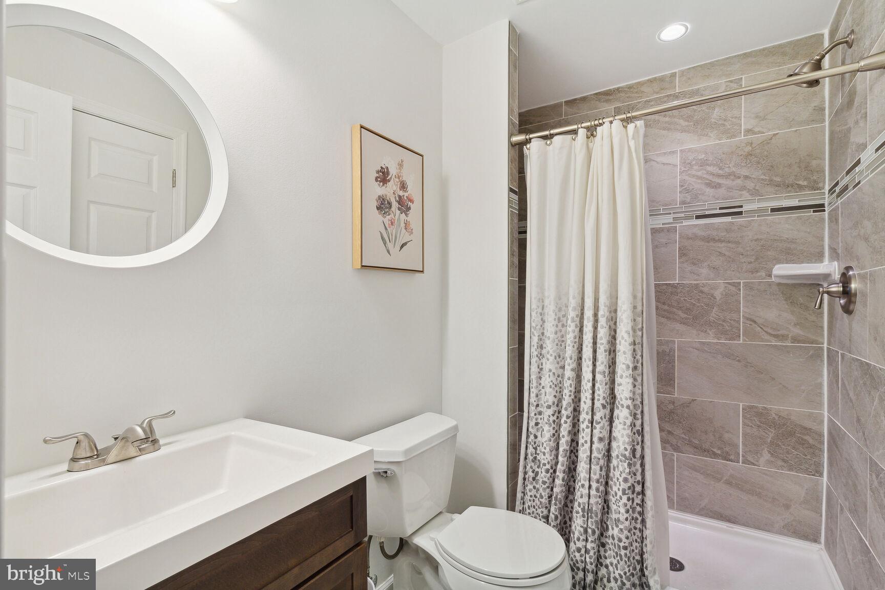 OAK CREEK - Residential