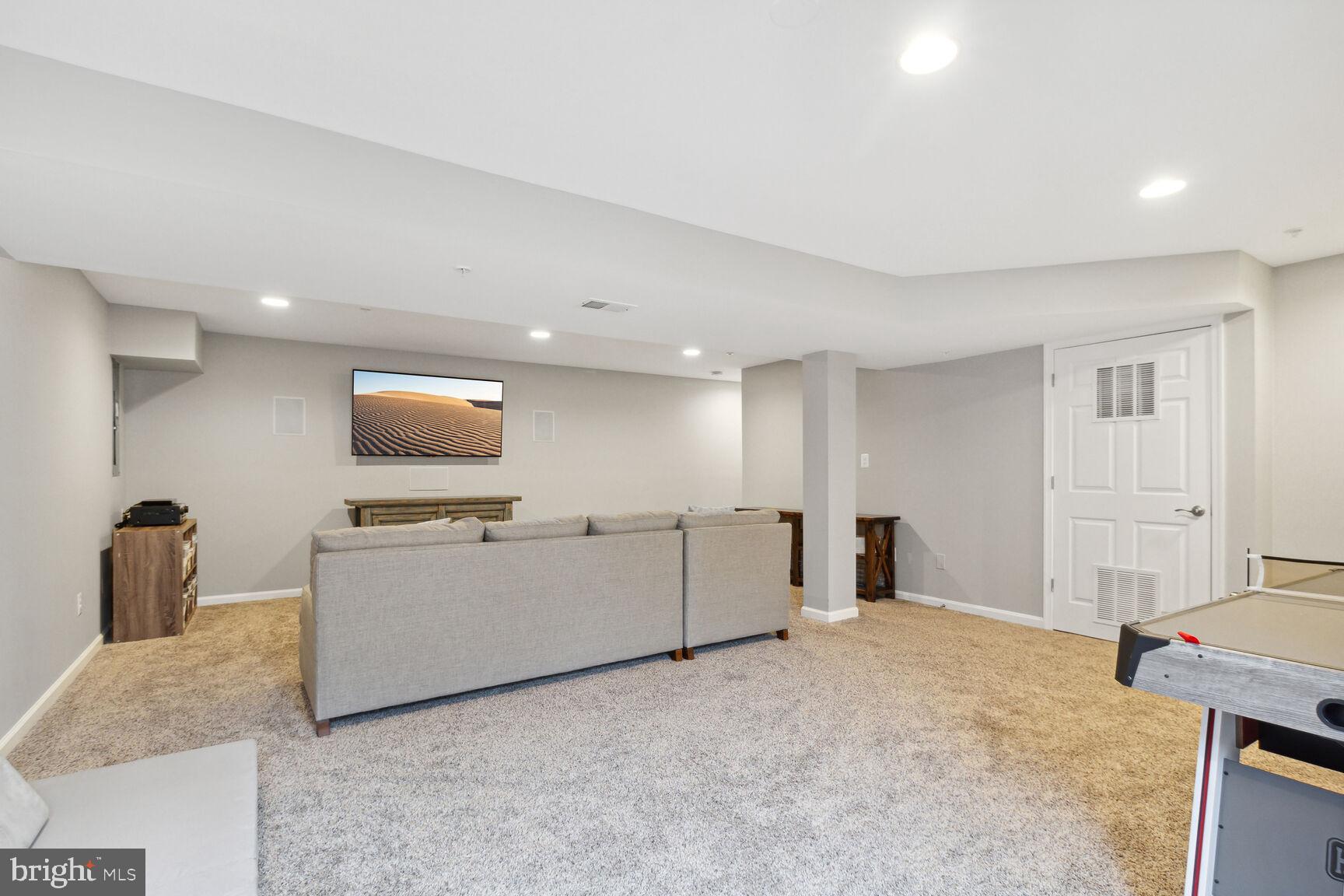 OAK CREEK - Residential