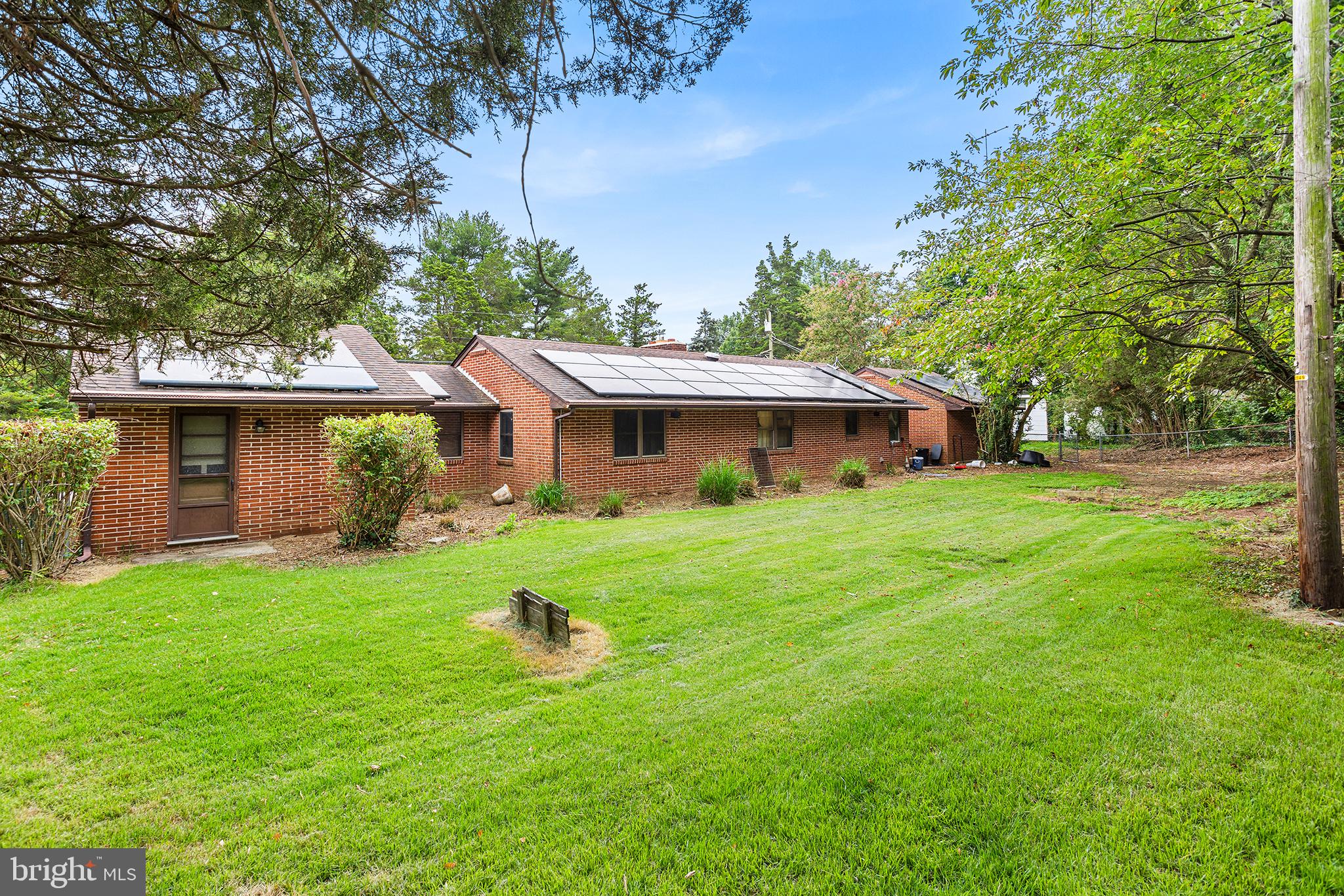 4 HILLSIDE AVENUE