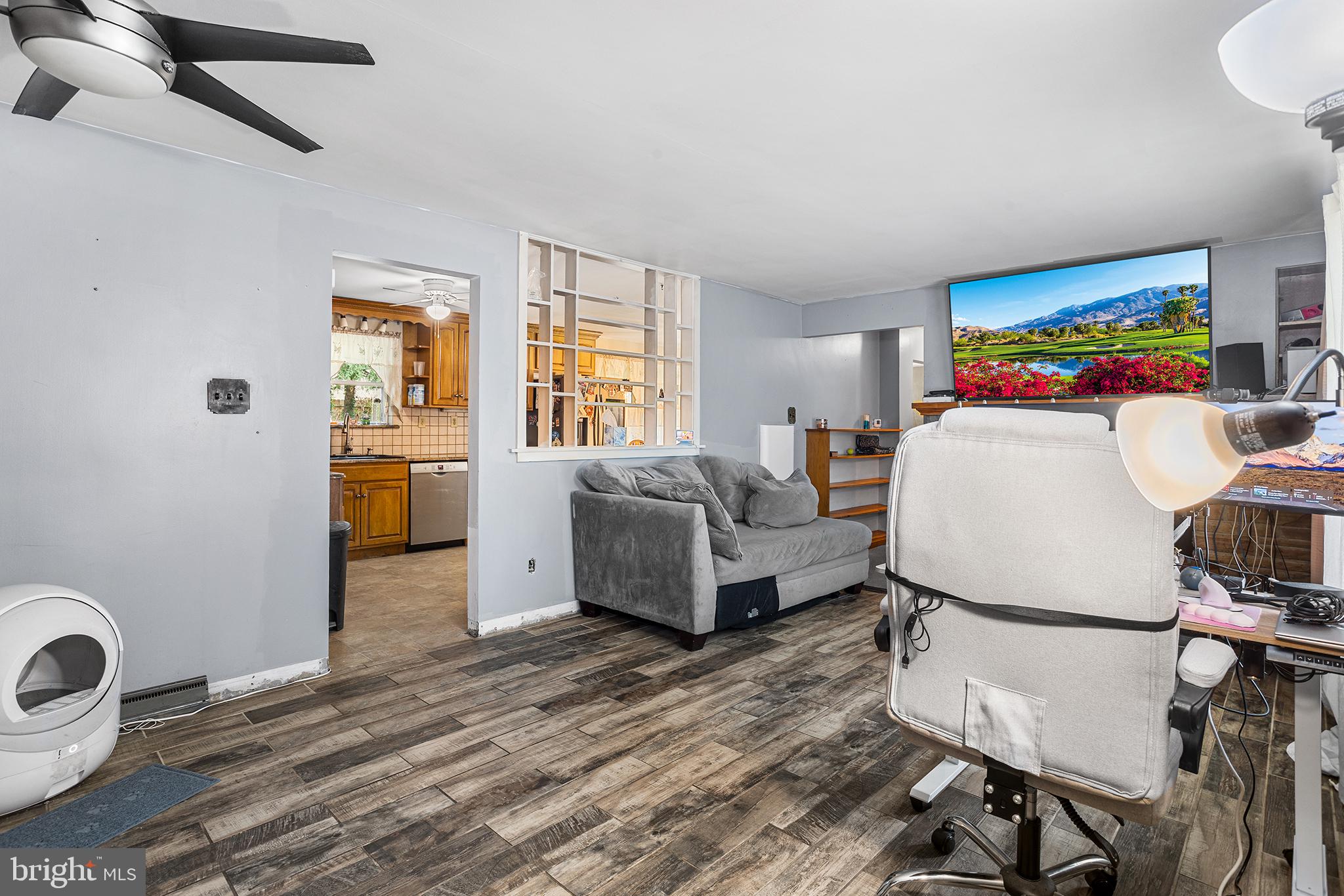 4 HILLSIDE AVENUE