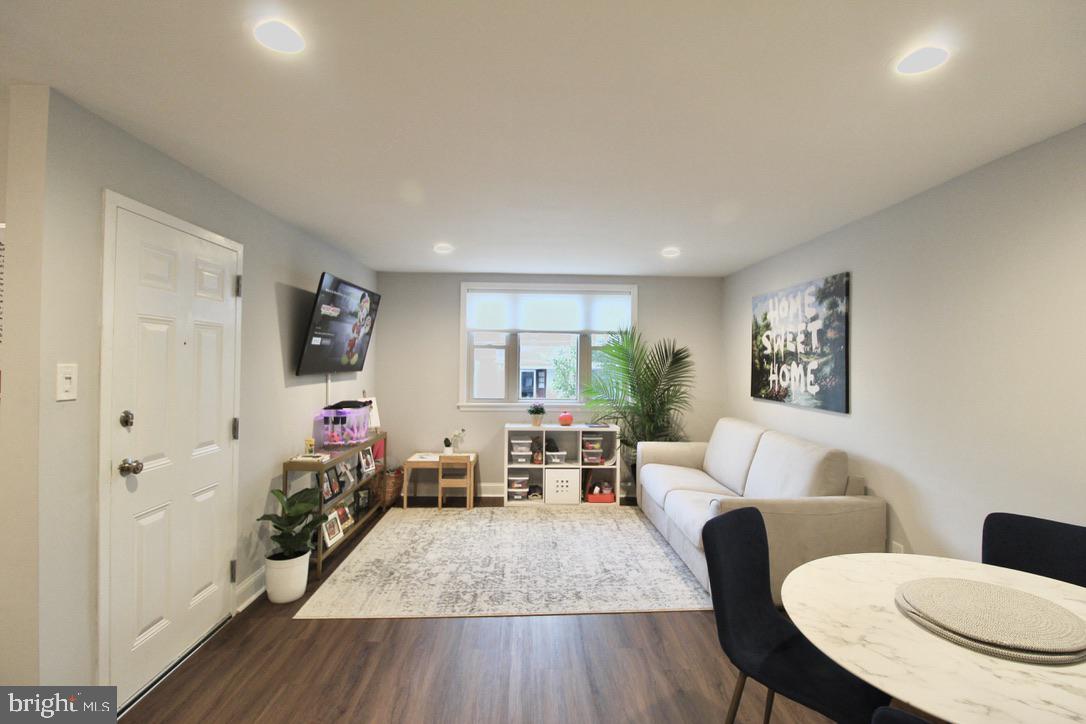 829 SPRUCE STREET FL 1