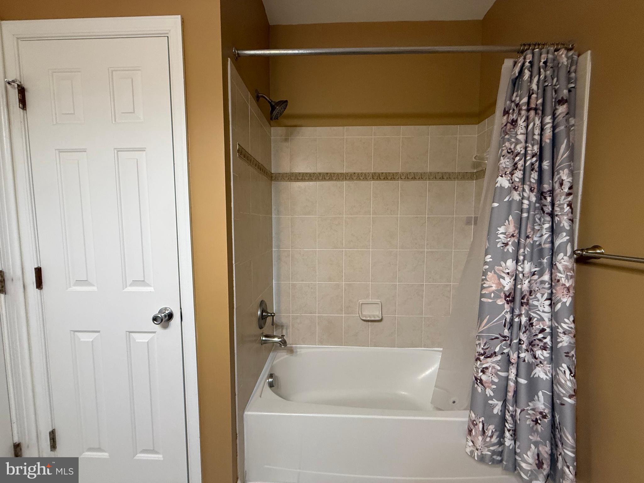 COBBLESTONE SQUARE - Residential Lease