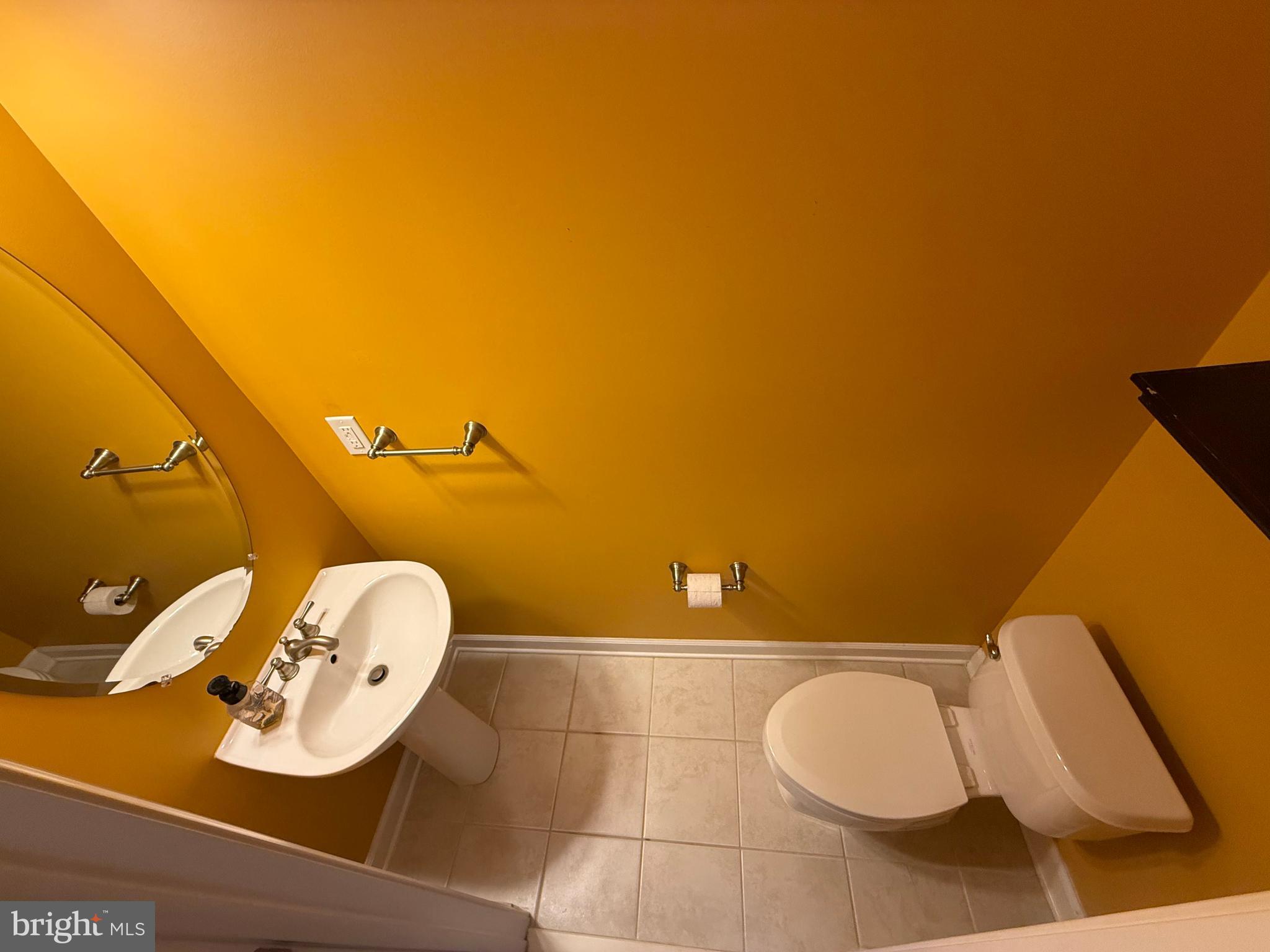 COBBLESTONE SQUARE - Residential Lease