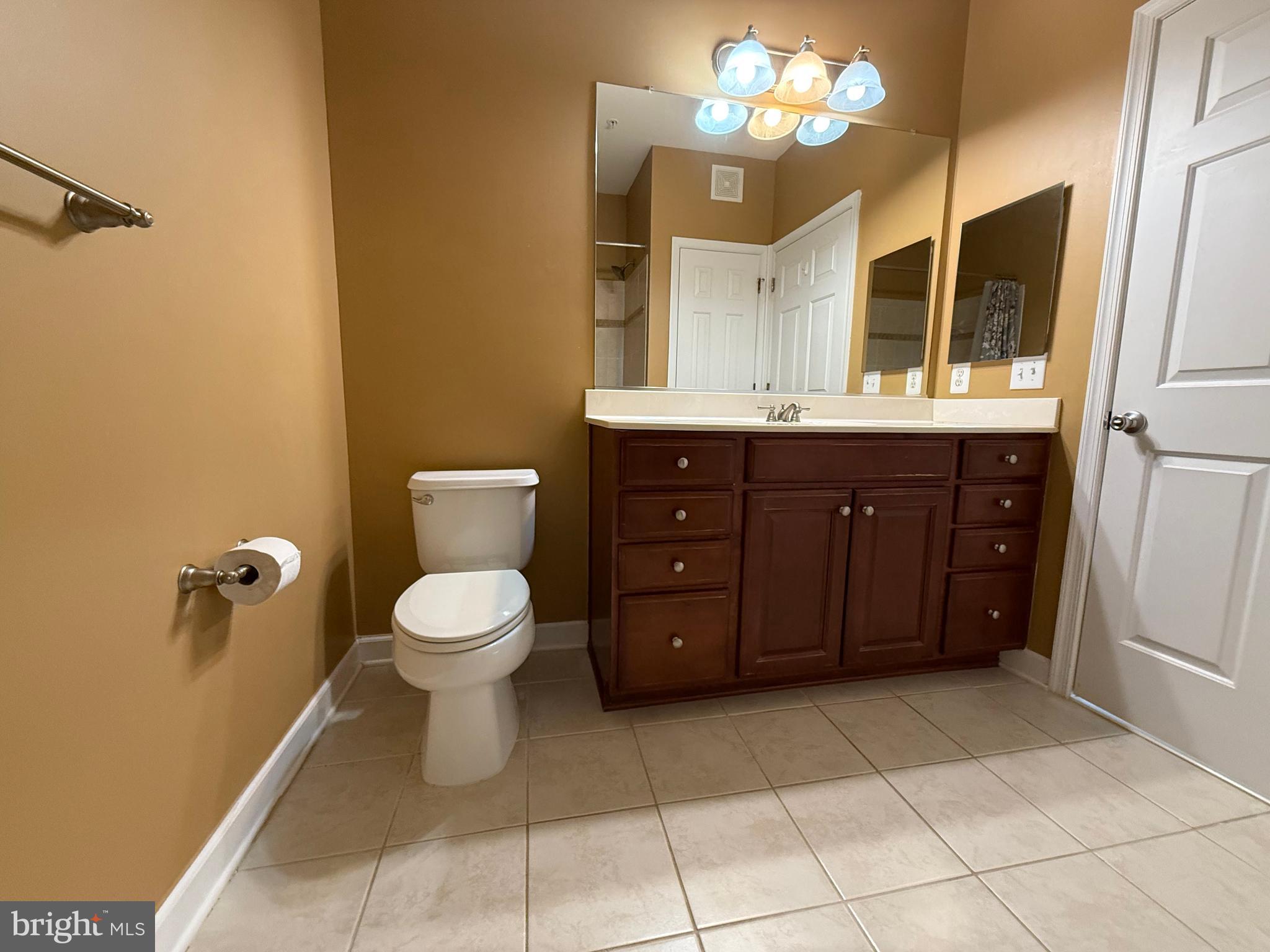 COBBLESTONE SQUARE - Residential Lease