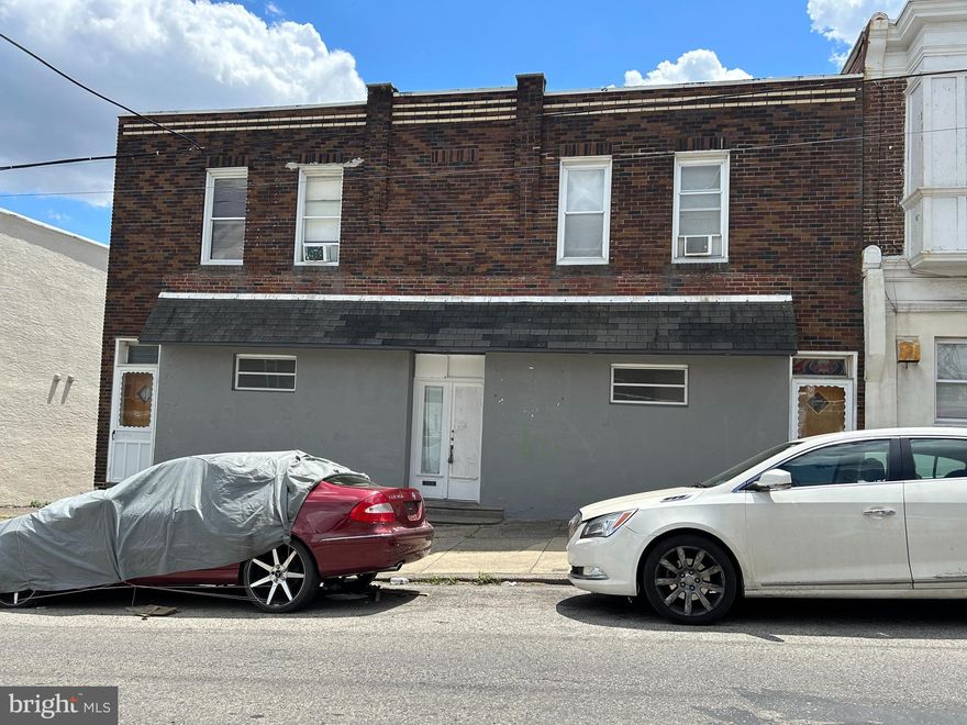 Approximately 1,000 square feet of commercial space with 1 powder room and basement. It is good for use as a professional office, medical, real estate, insurance, law office, business, spa, etc. No Smoking. The owner is a PA licensee.