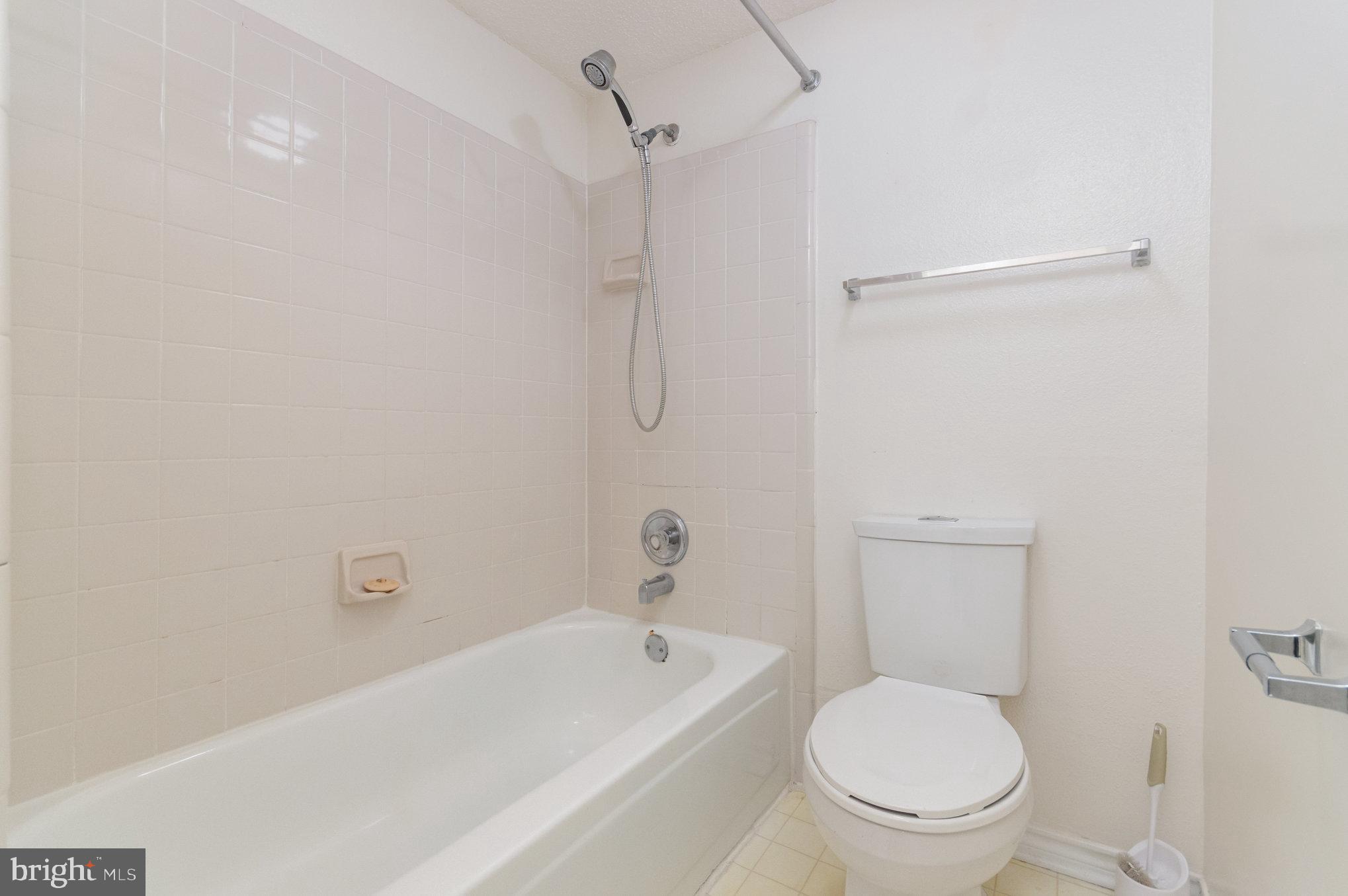 FOUNTAINS AT MCLEAN - Residential Lease