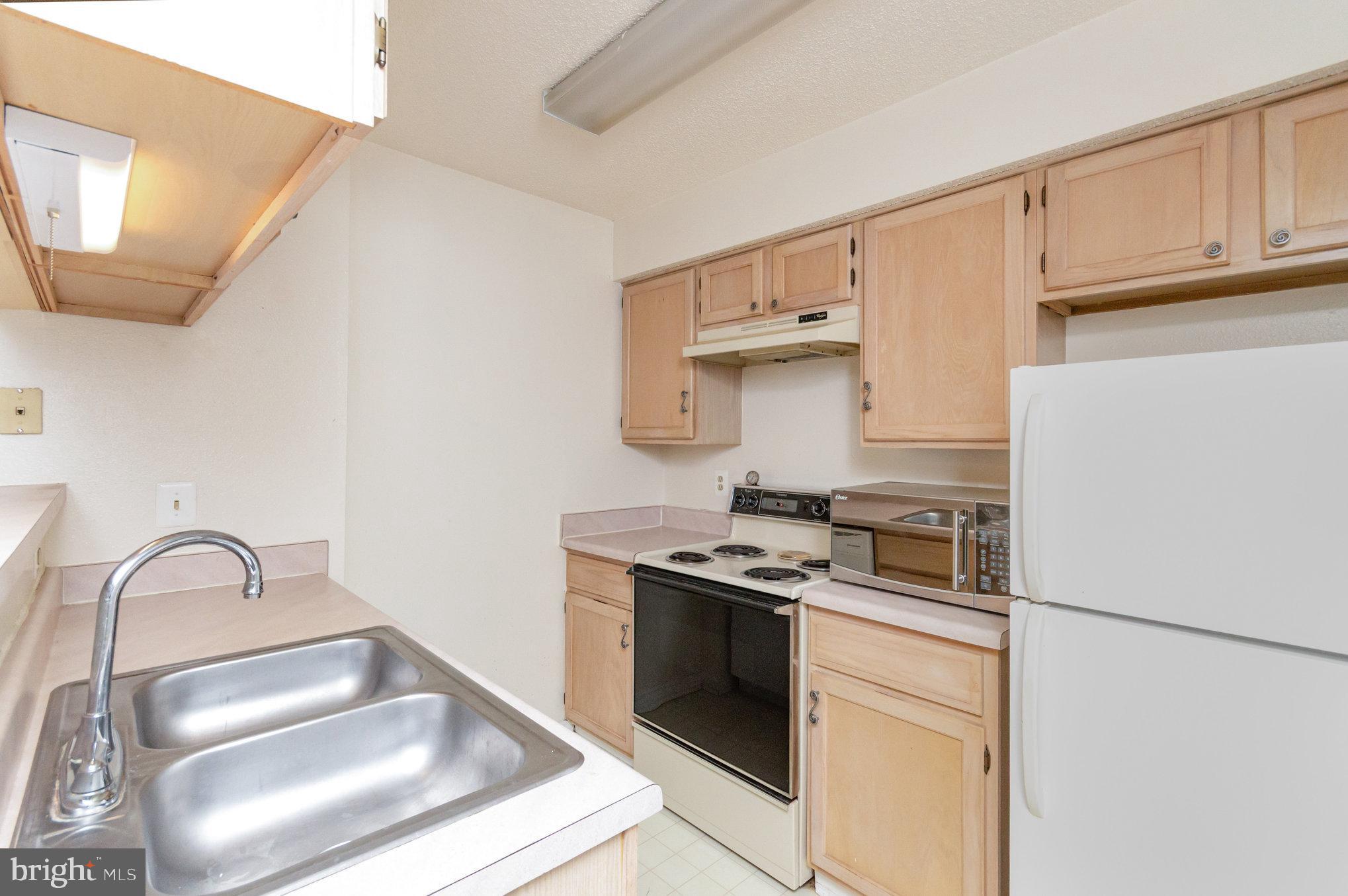 FOUNTAINS AT MCLEAN - Residential Lease