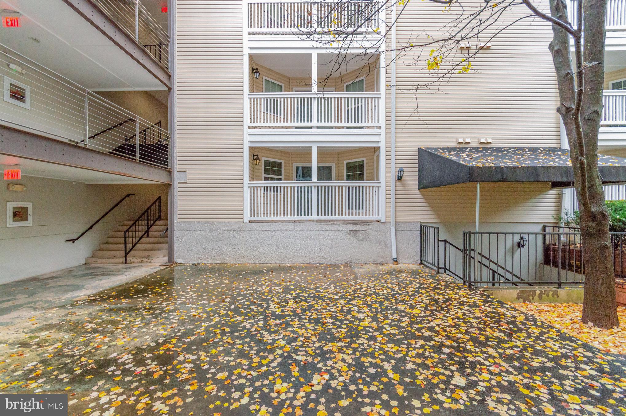 FOUNTAINS AT MCLEAN - Residential Lease