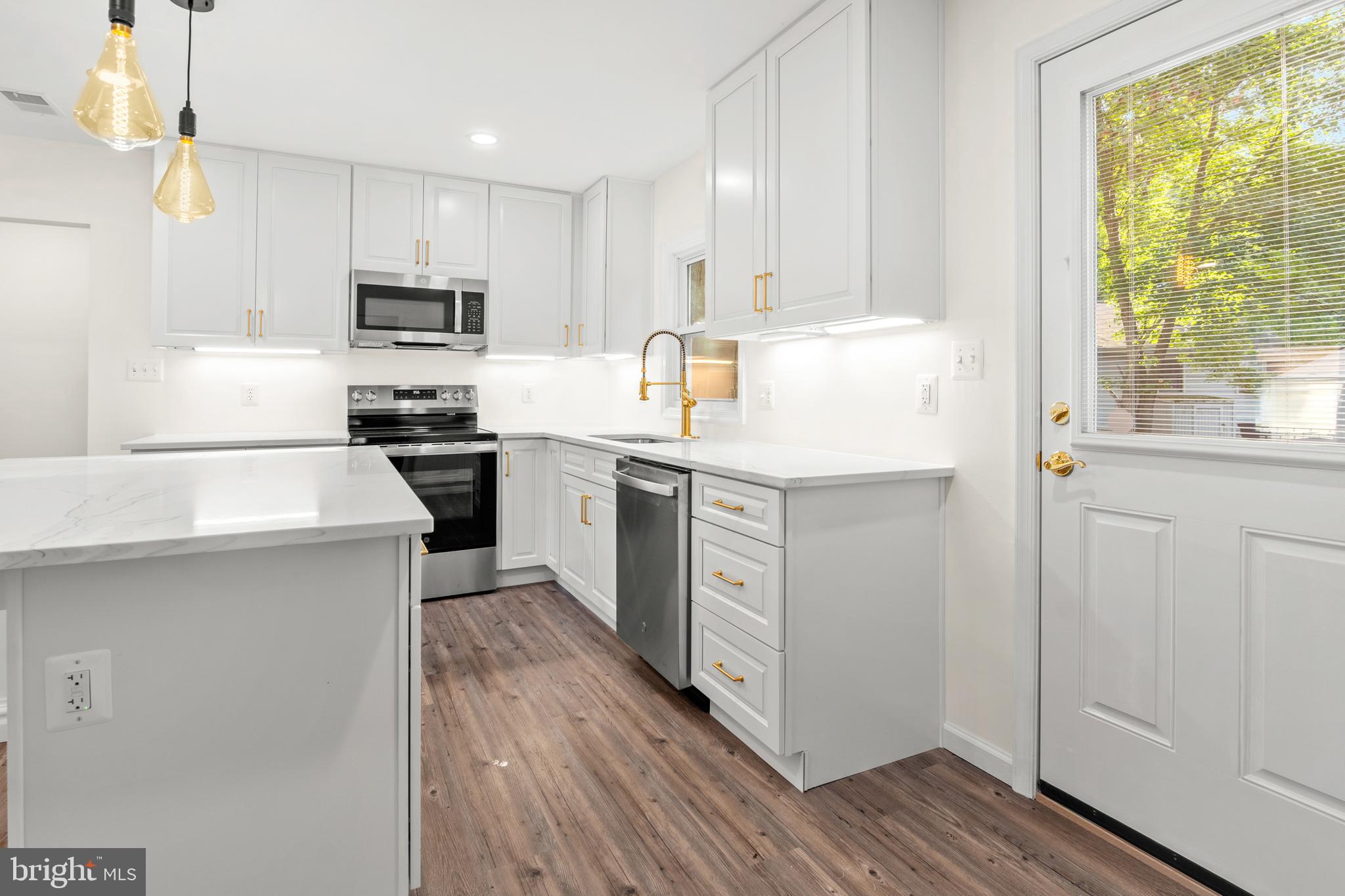 IDLEWILDE ON THE BAY - Residential