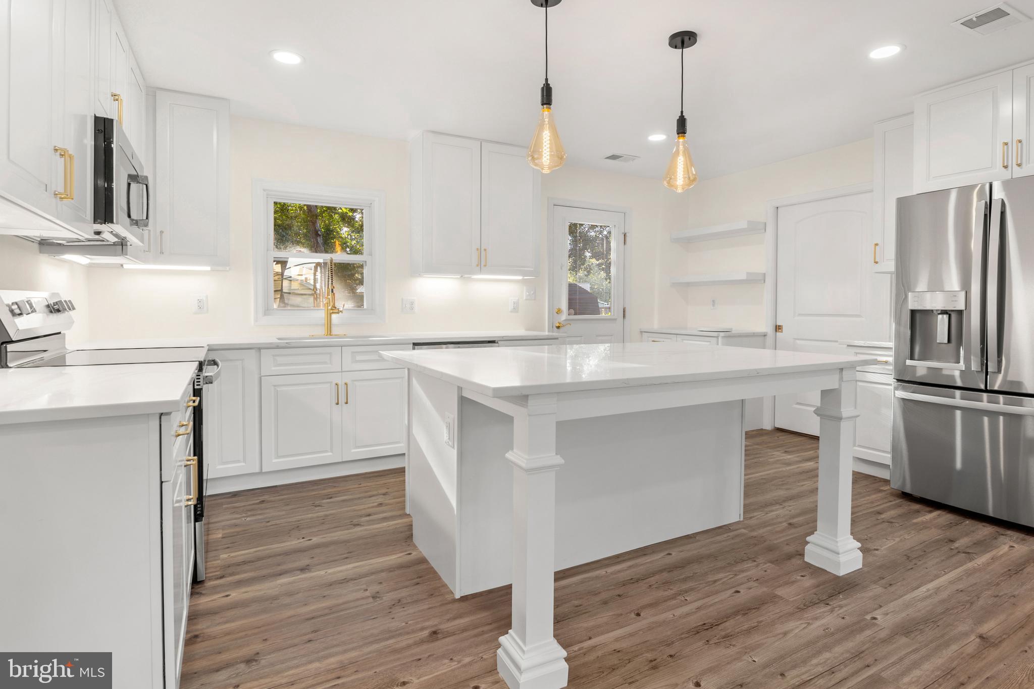 IDLEWILDE ON THE BAY - Residential