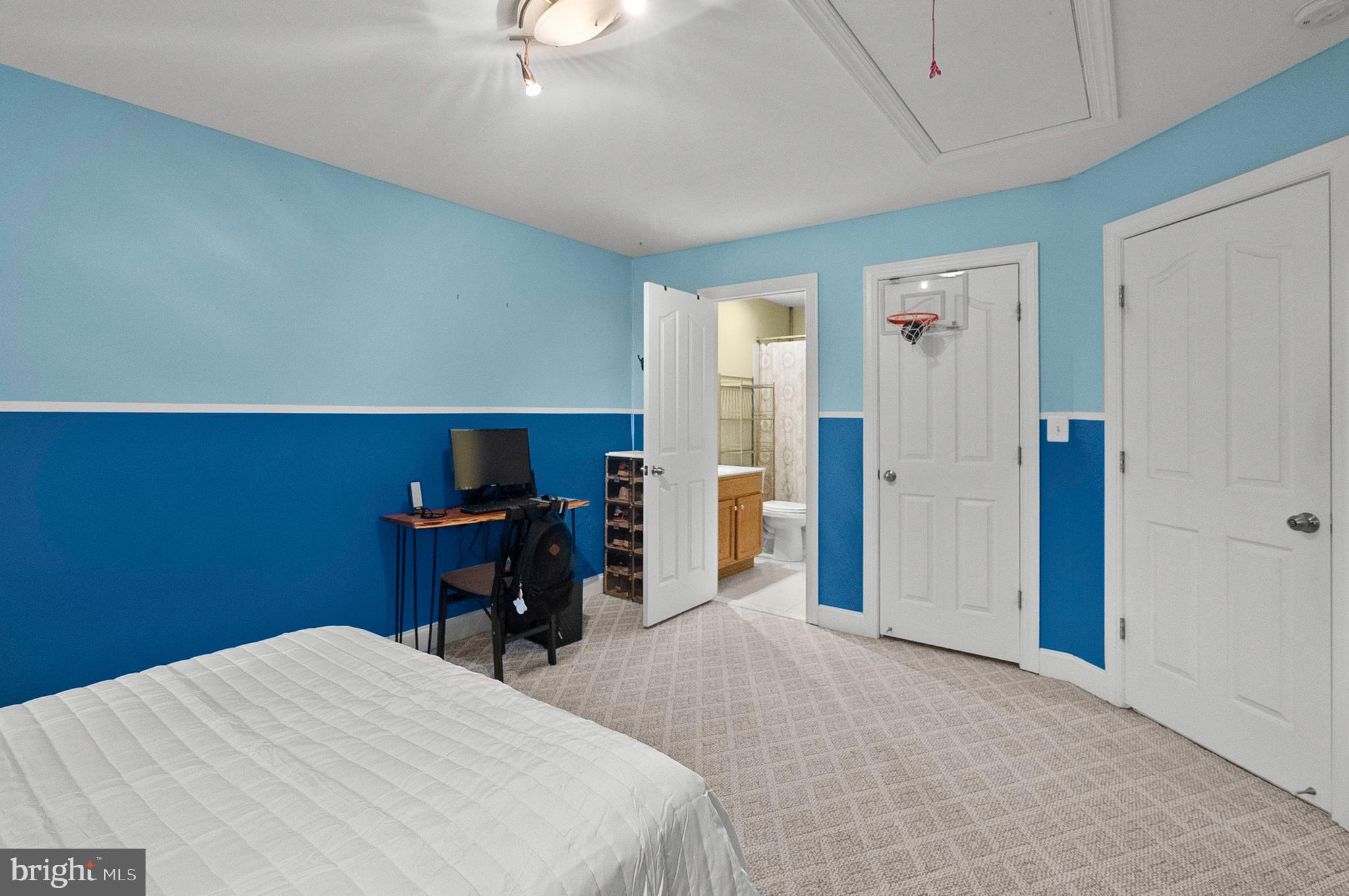 OVERLOOK FARMS - Residential