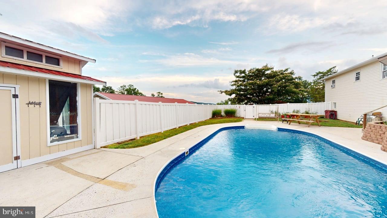 ELLIFRITZ - Residential