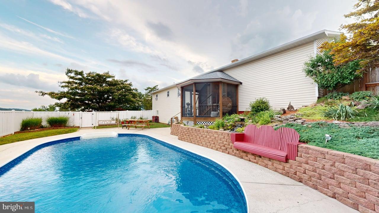 ELLIFRITZ - Residential