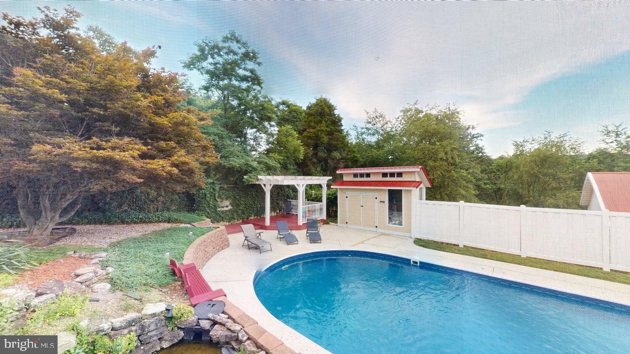 ELLIFRITZ - Residential