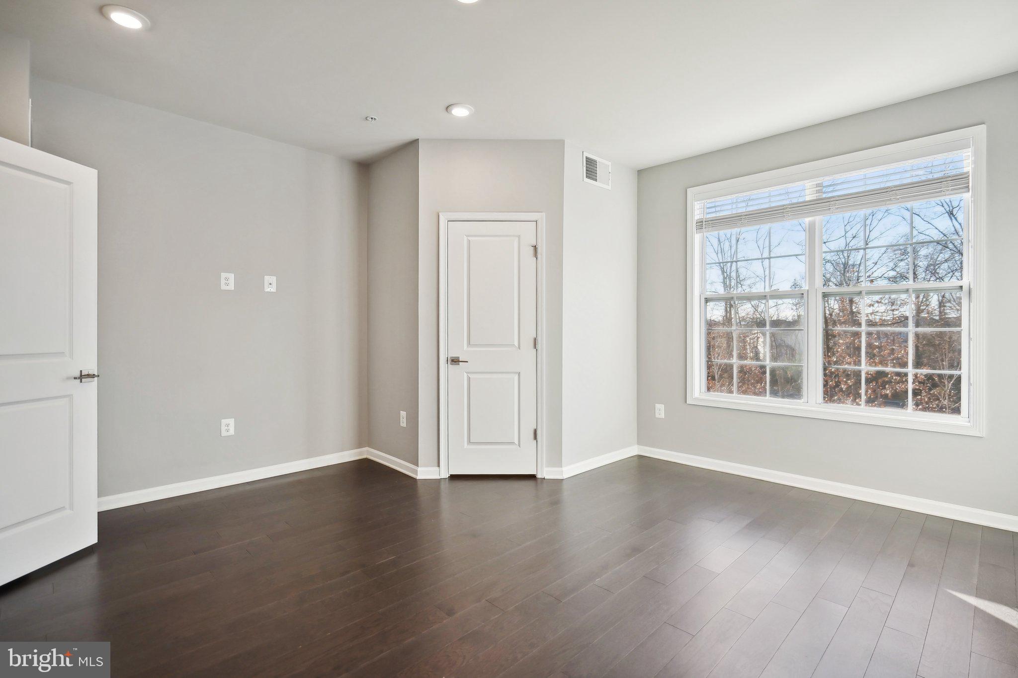 RIDGES AT LOUDOUN VALLEY - Residential