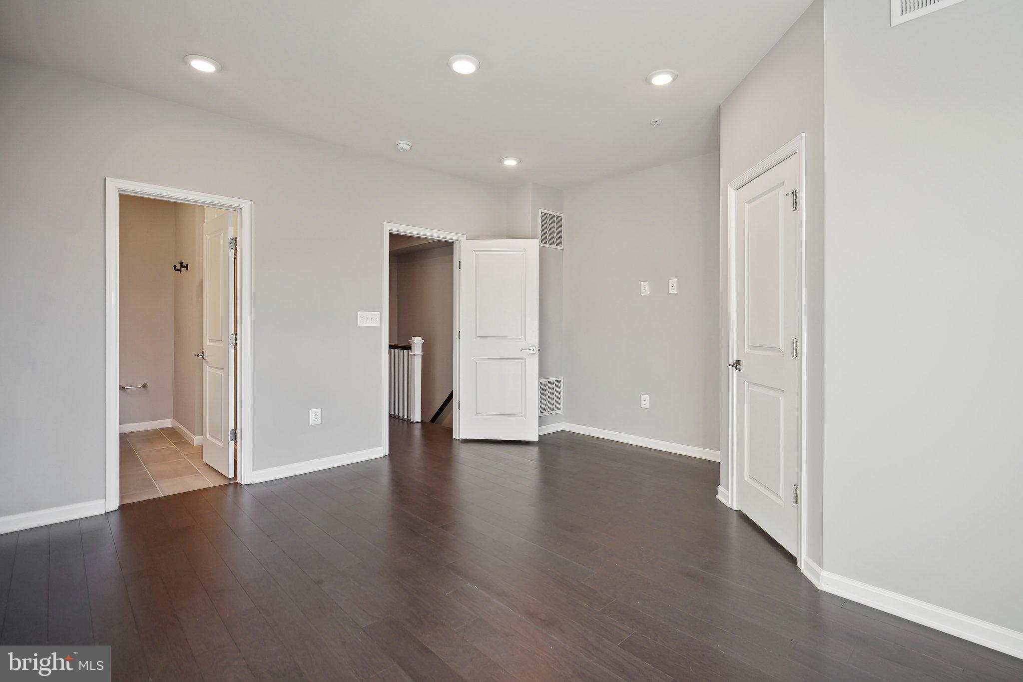 RIDGES AT LOUDOUN VALLEY - Residential